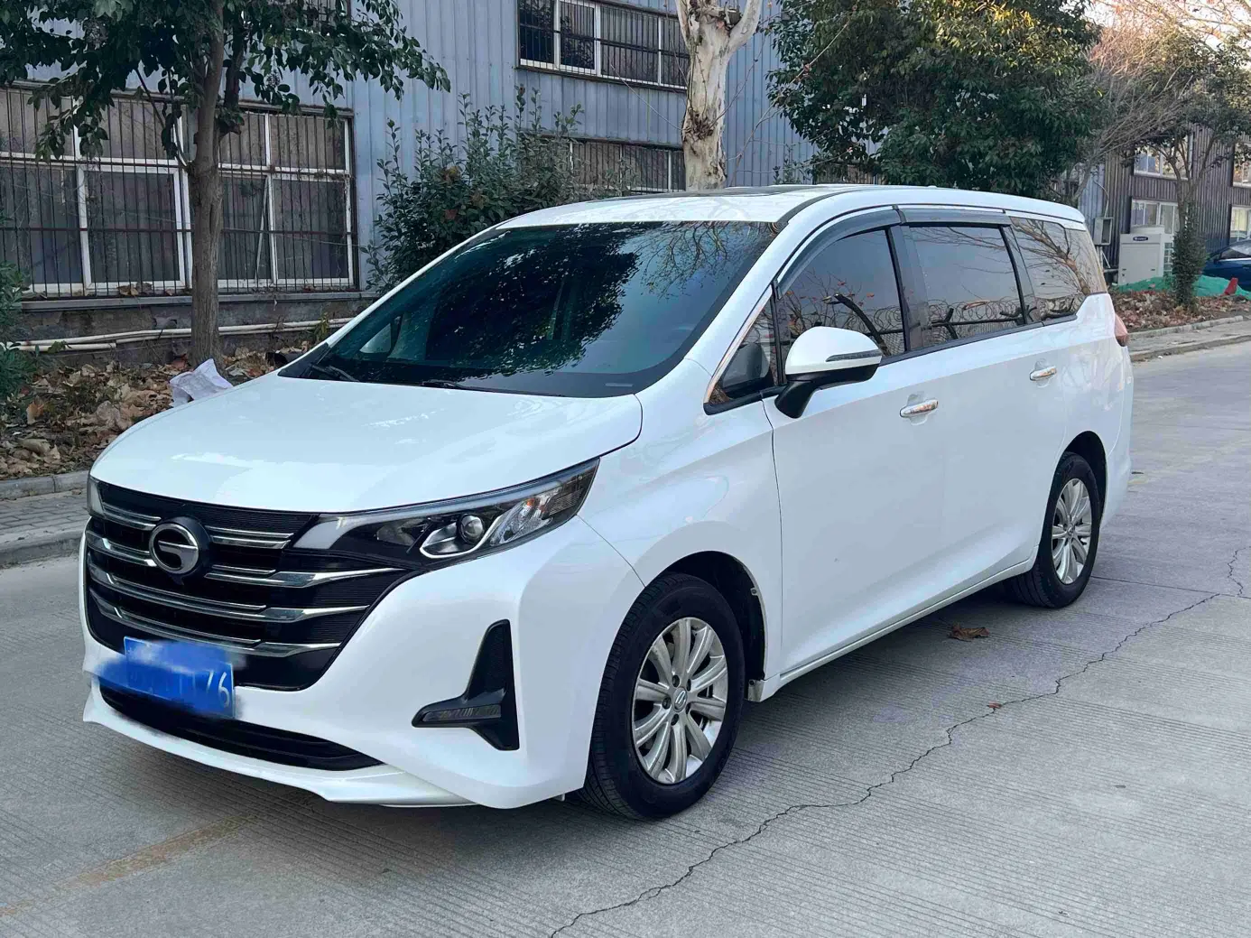 GAC Trumpchi M6  из Китая