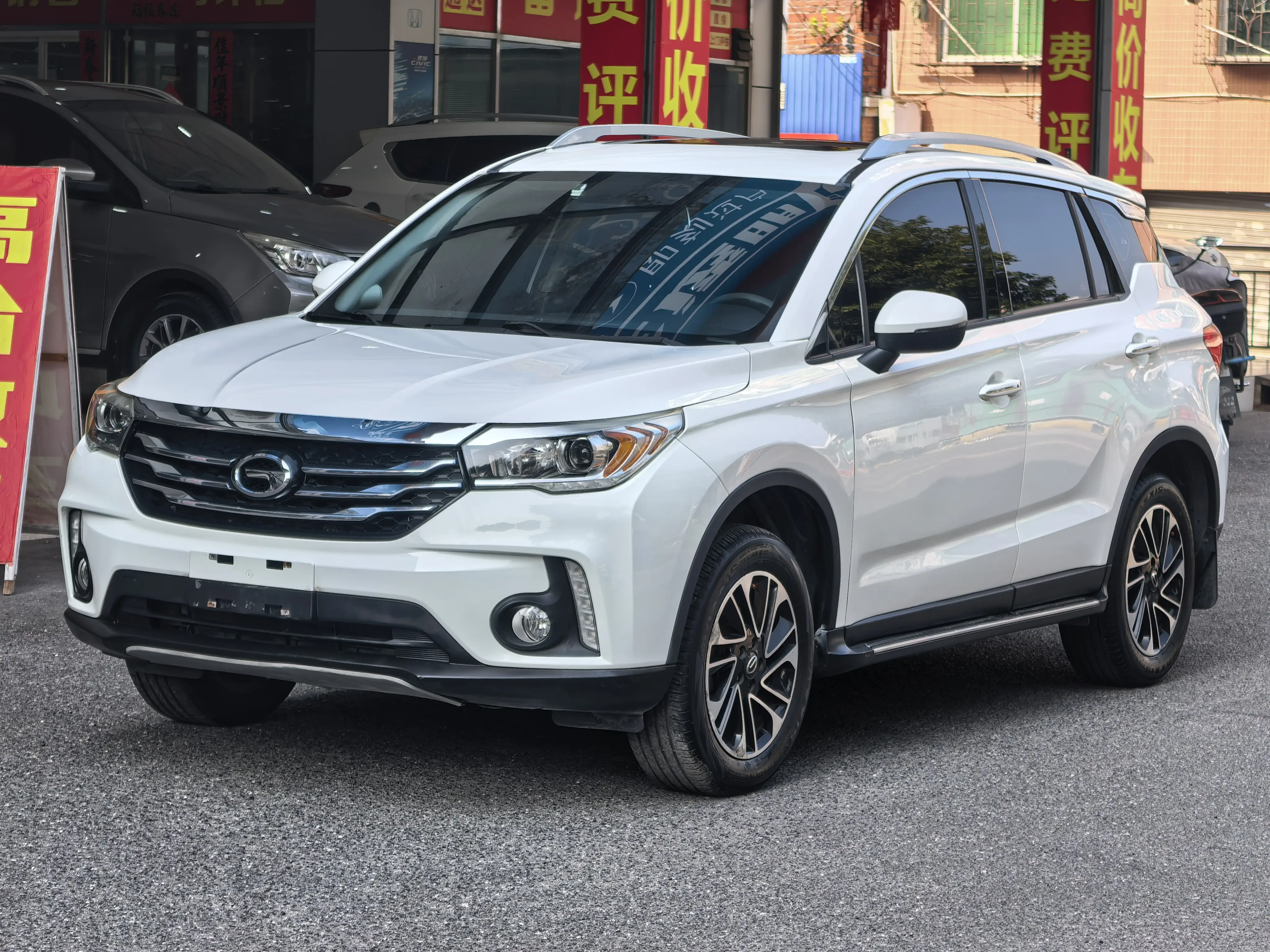 GAC Trumpchi GS4  из Китая