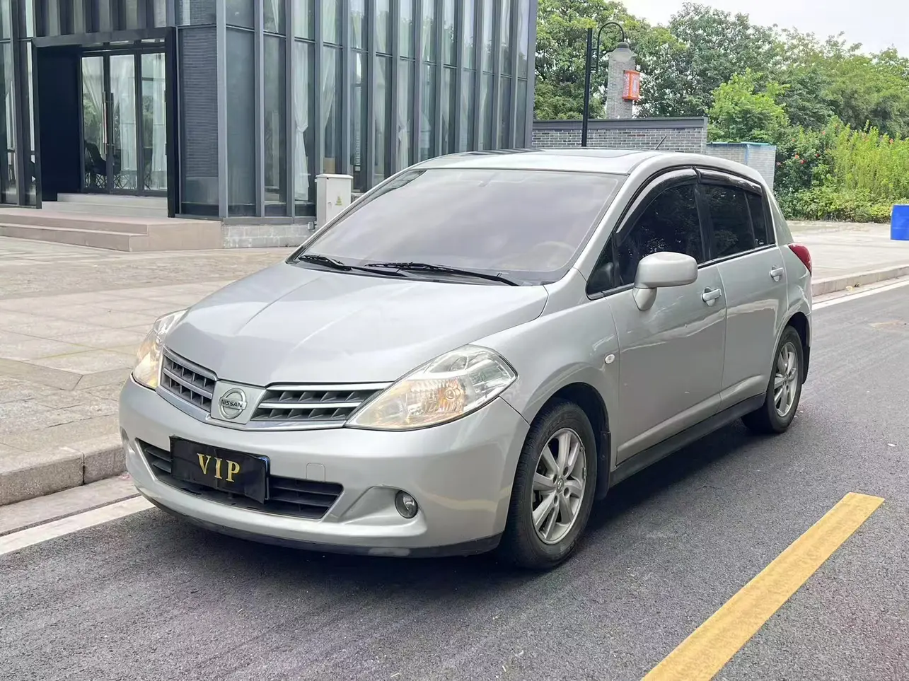 Nissan Tiida  из Китая