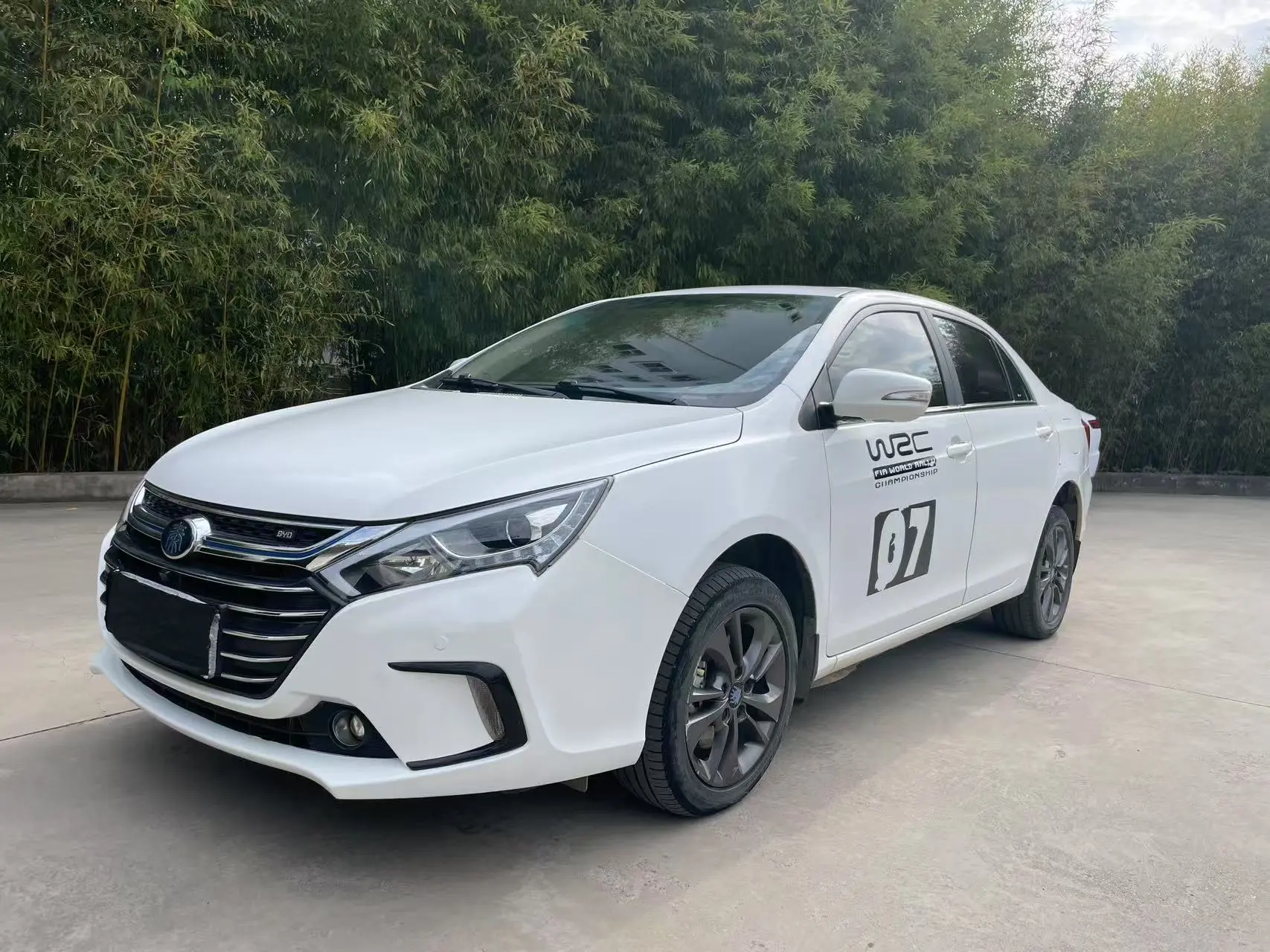BYD Qin DM  из Китая