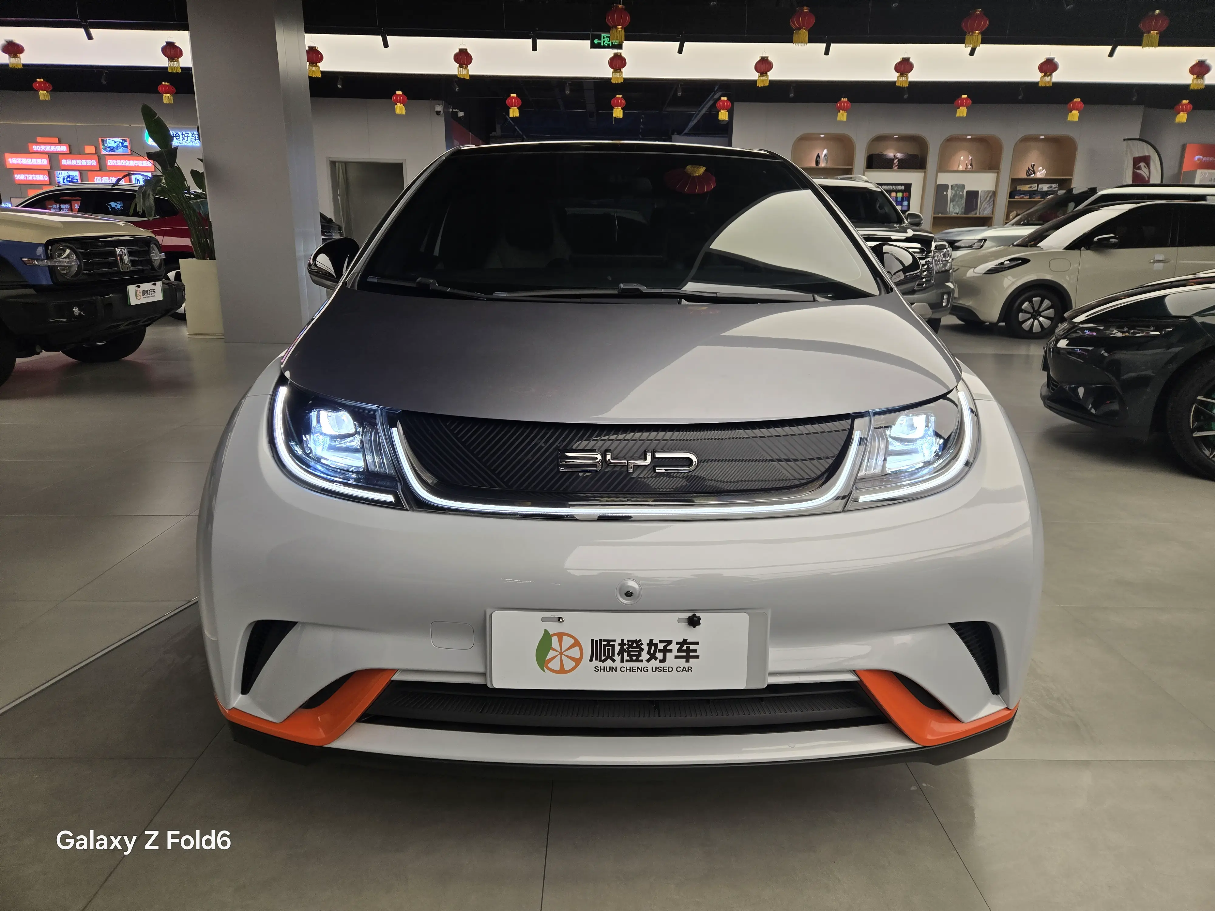 BYD Dolphin  из Китая