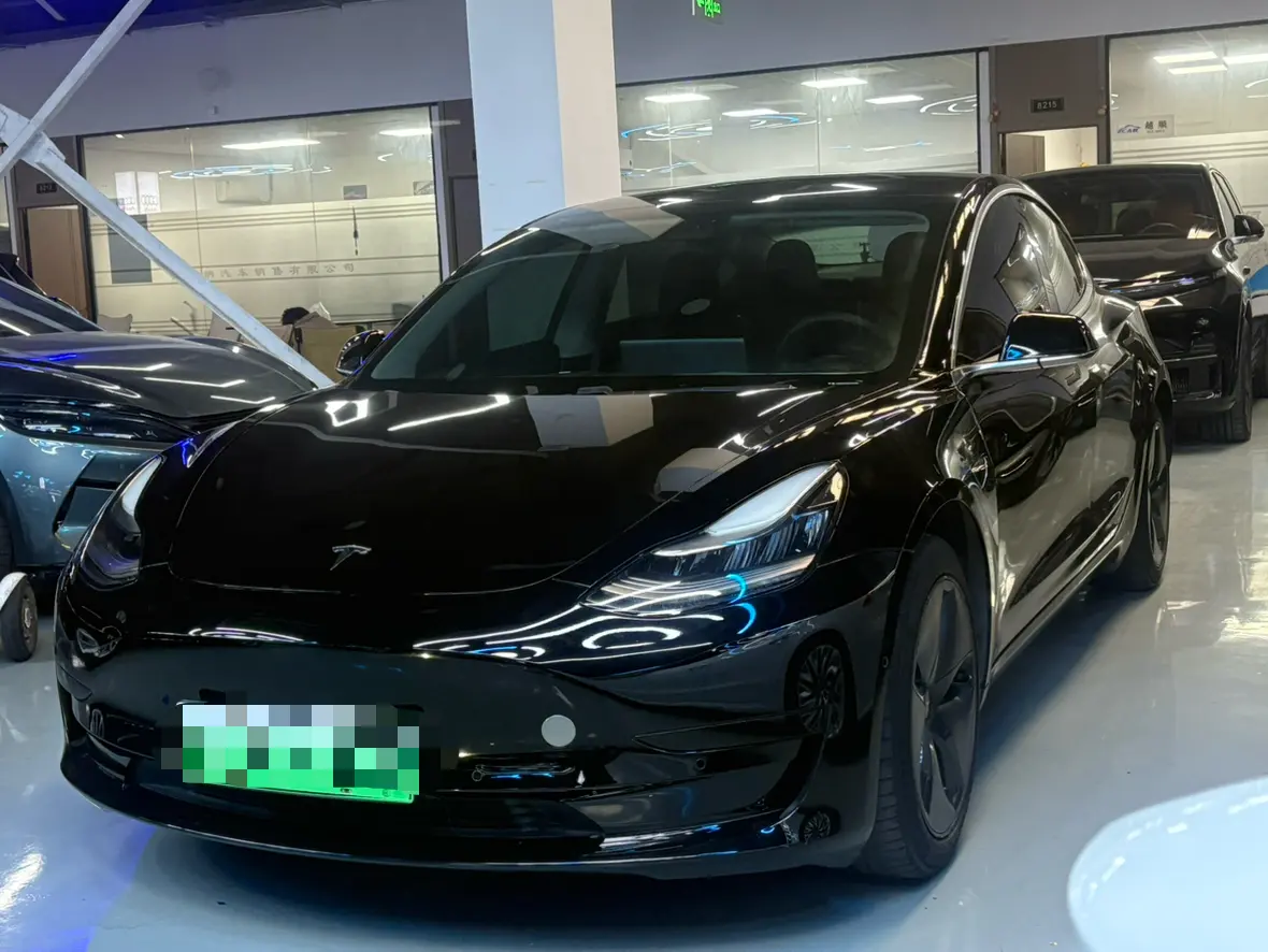 Tesla Model 3  из Китая