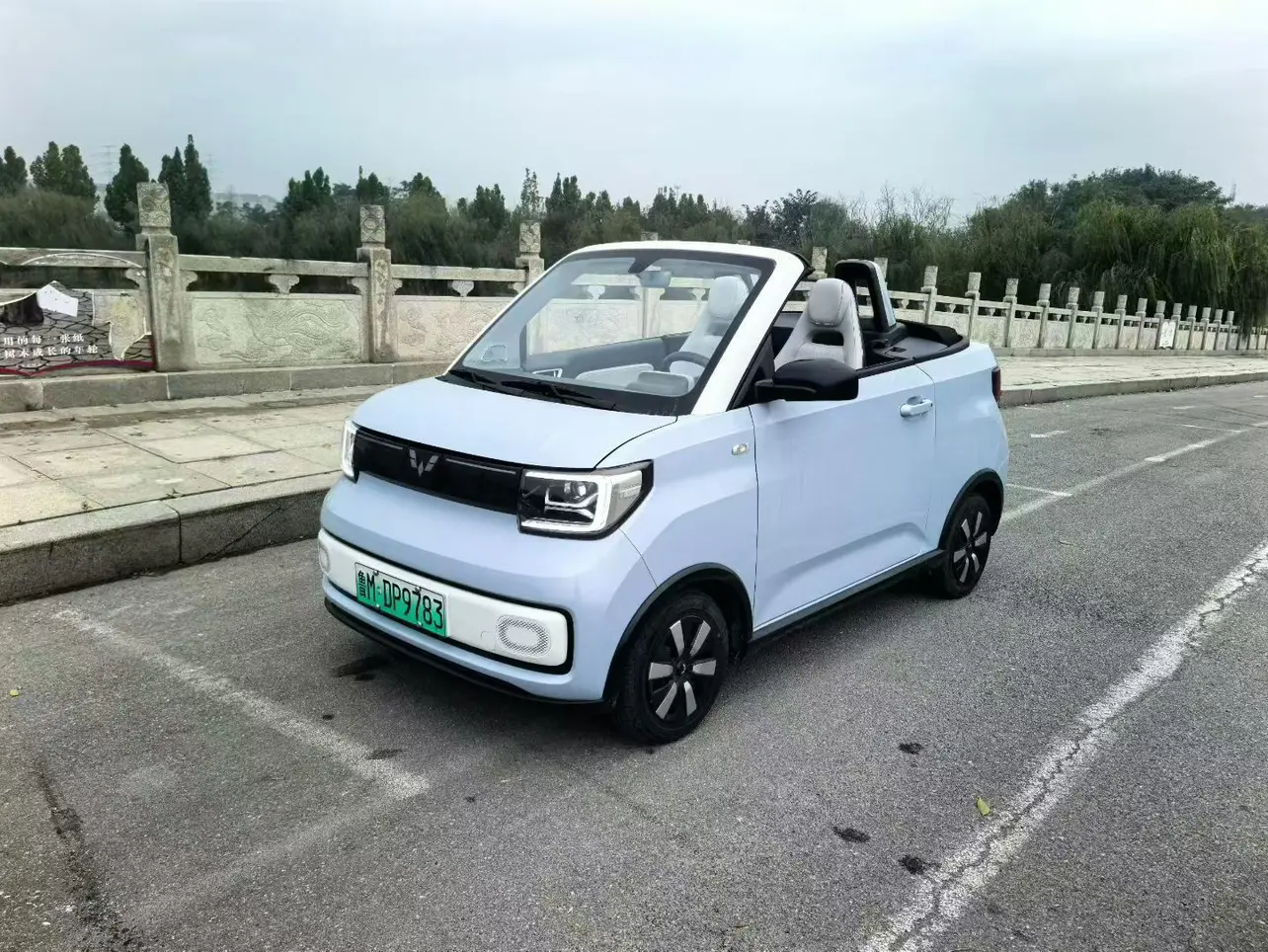 Wuling Hongguang MINIEV  из Китая
