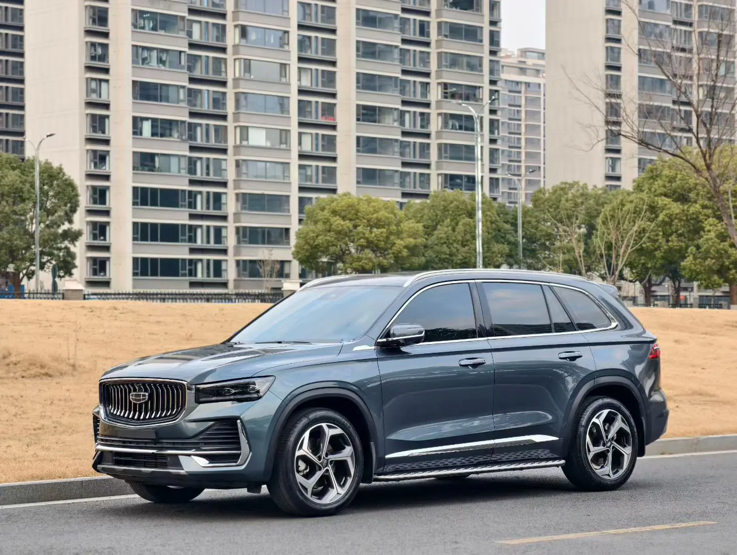 Geely Monjaro (Xingyue L)  из Китая