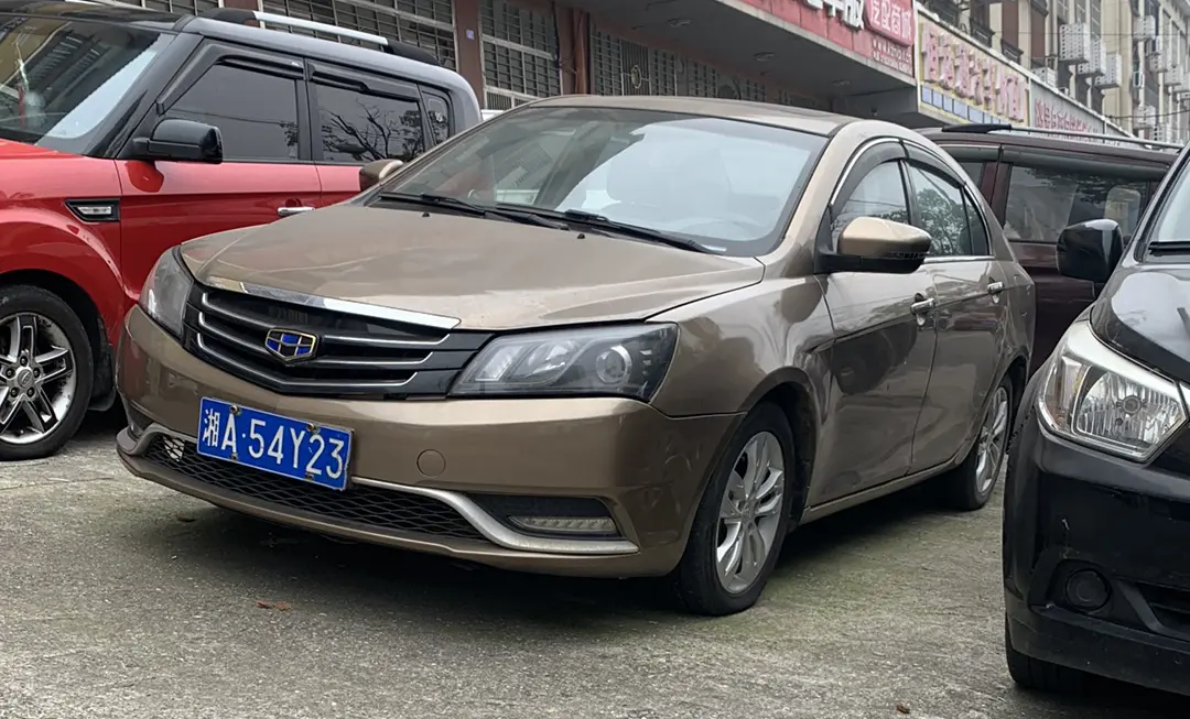 Geely Emgrand  из Китая
