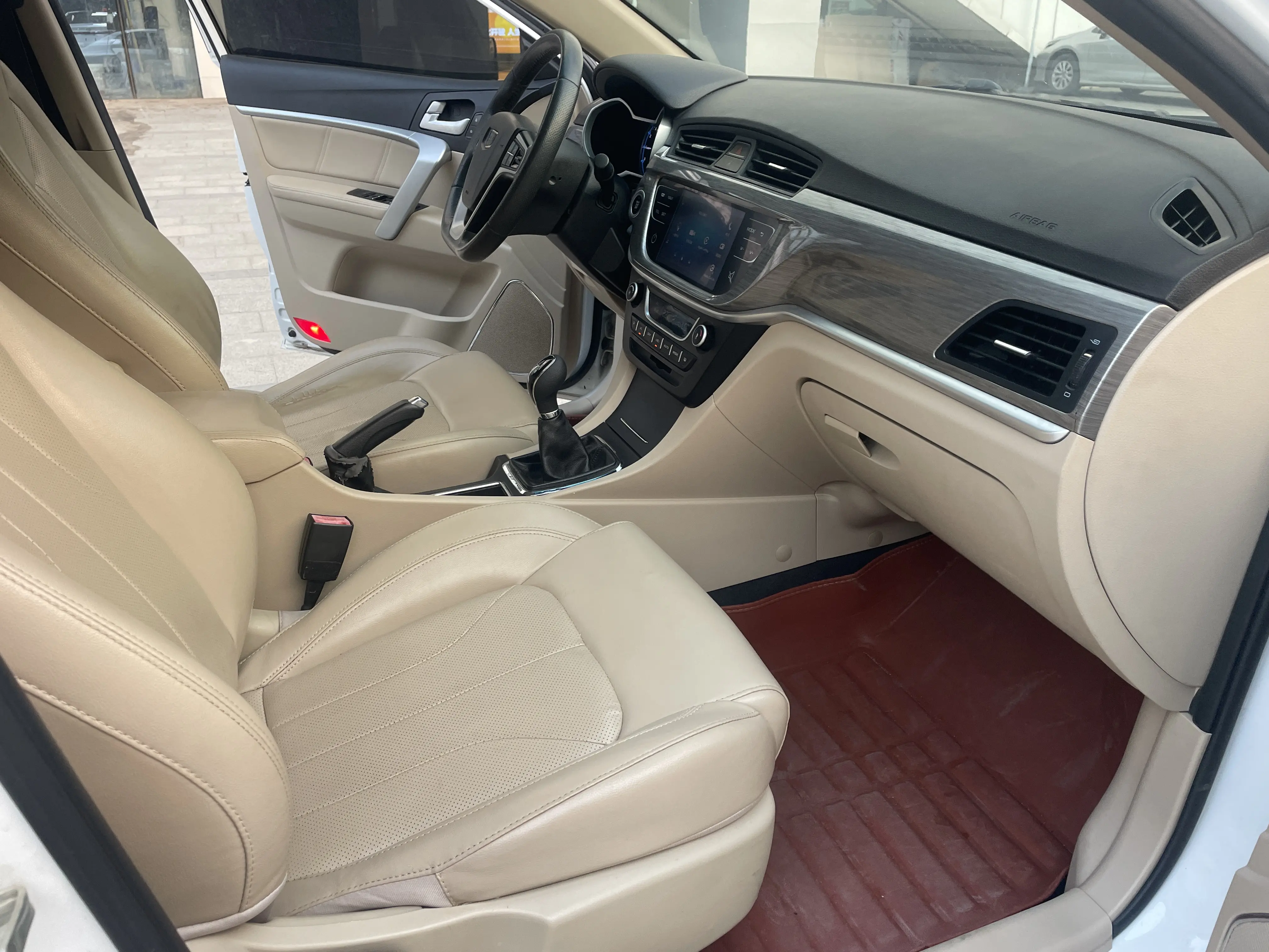 Geely Emgrand  из Китая