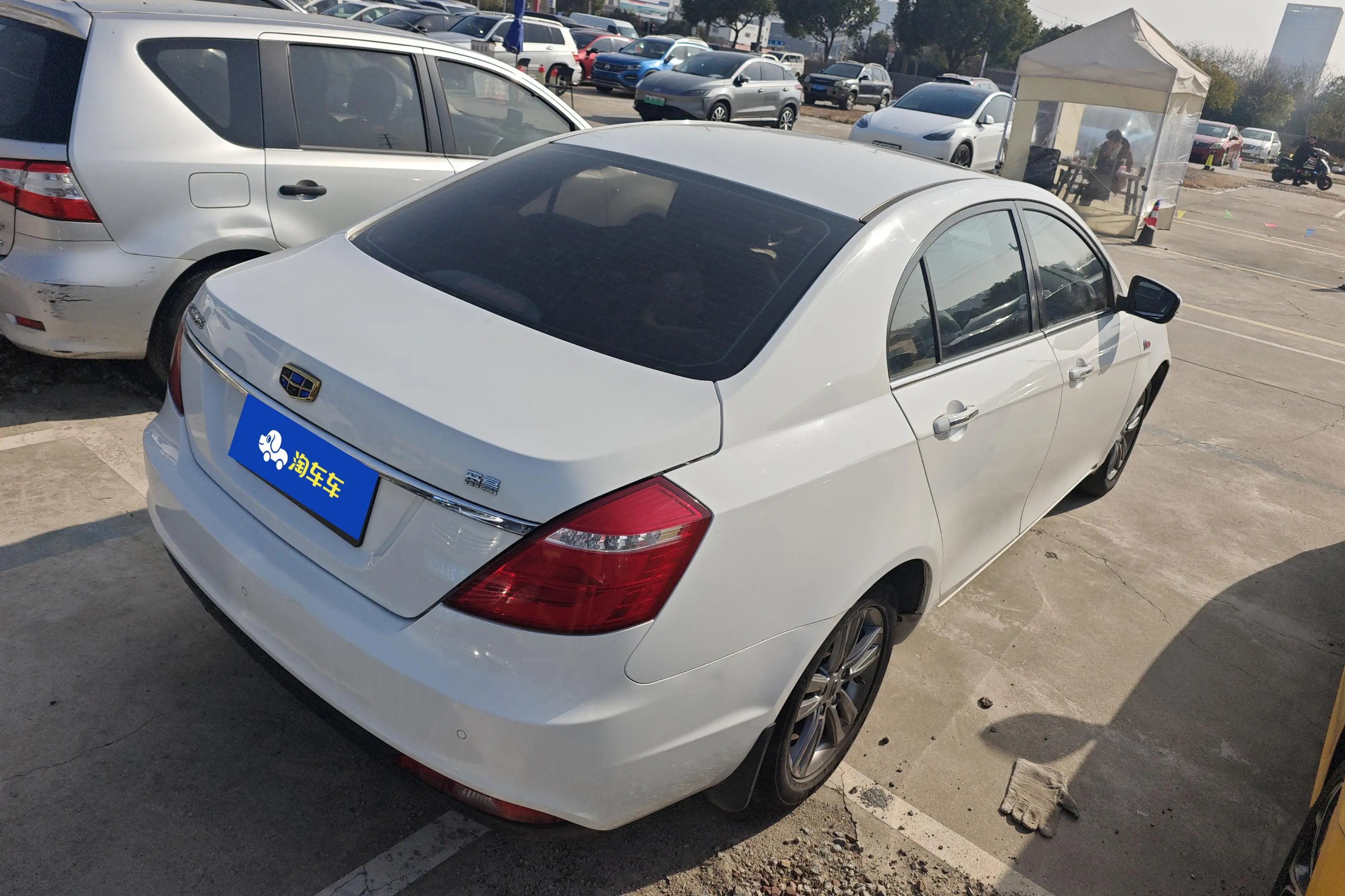 Geely Emgrand  из Китая
