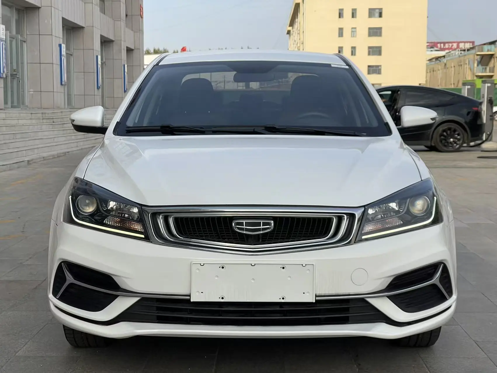 Geely Emgrand  из Китая