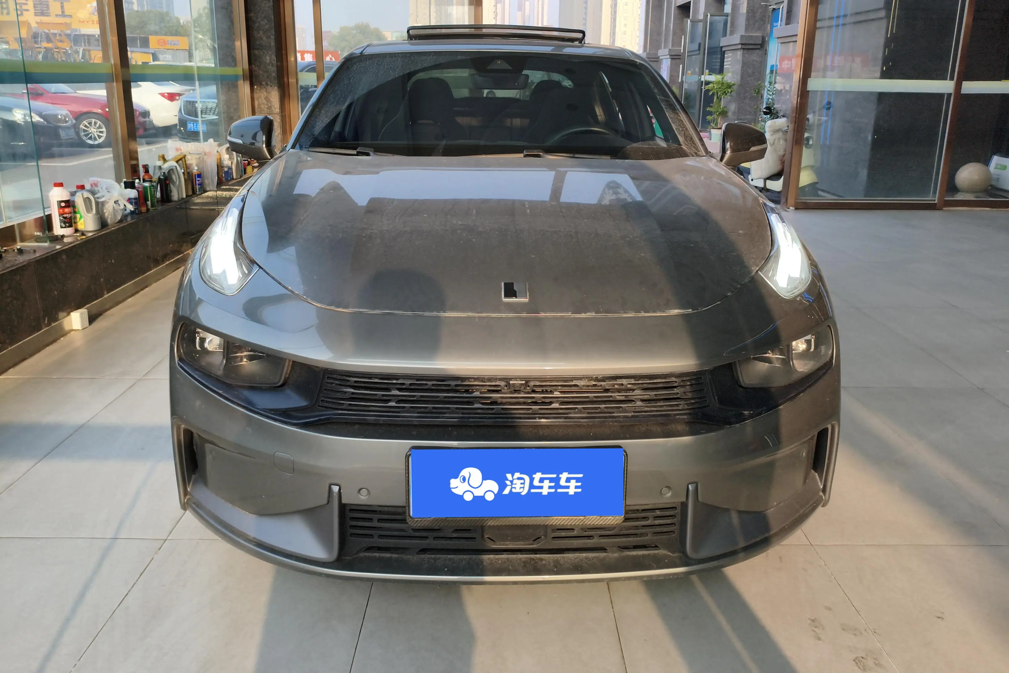 Lynk & Co 03