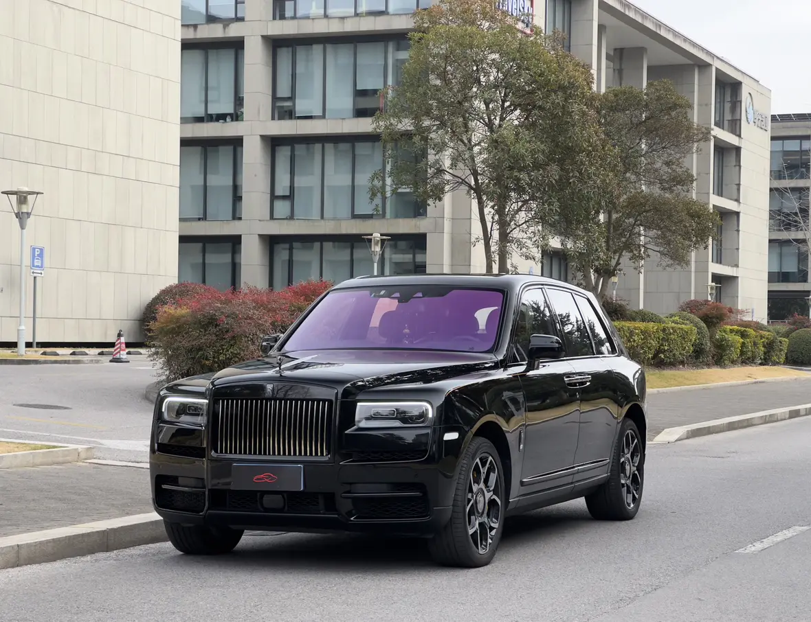 Rolls Royce Cullinan  из Китая