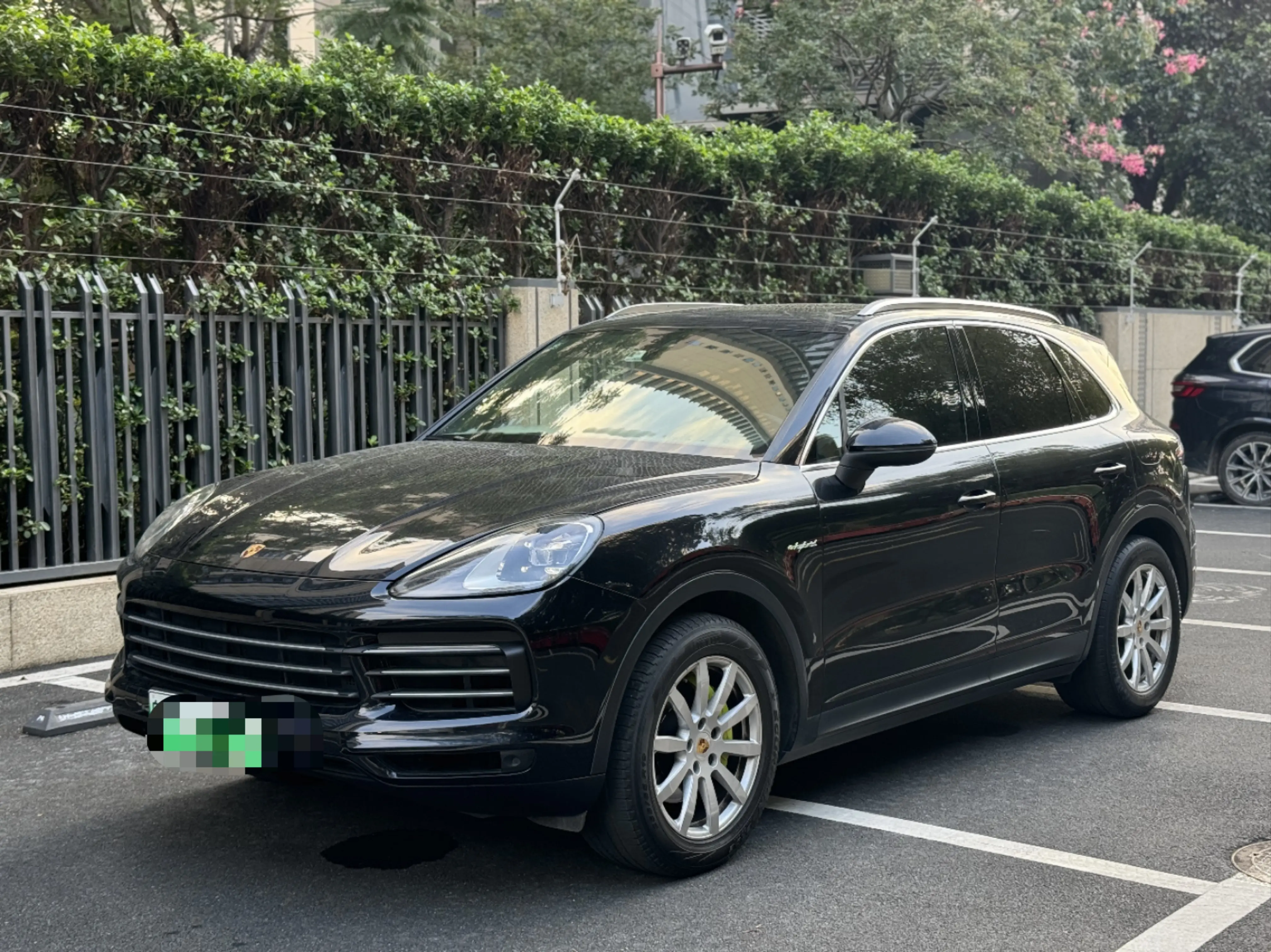 Porsche Cayenne E-Hybrid  из Китая