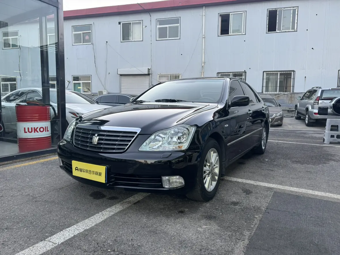 Toyota Crown  из Китая