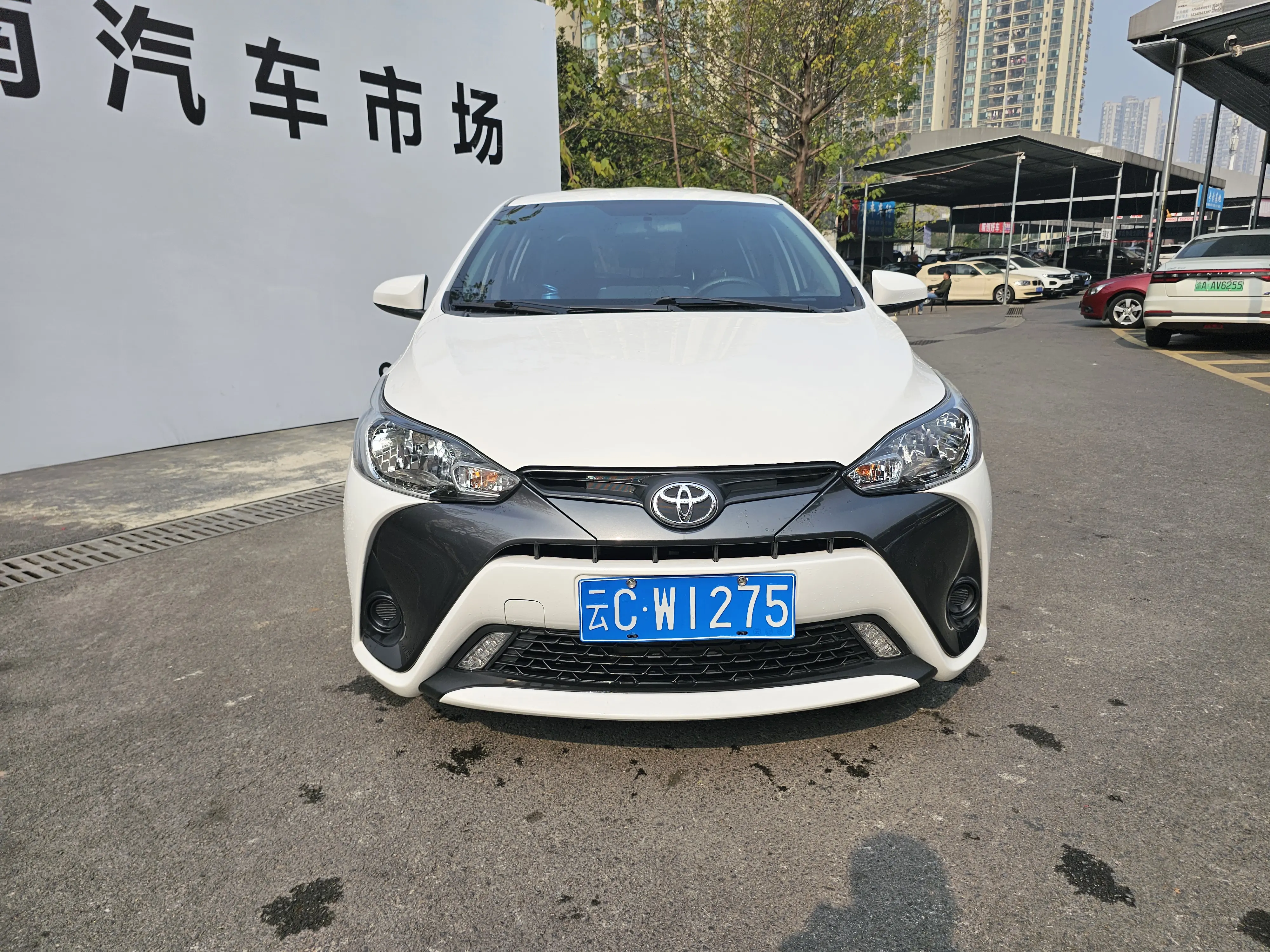 Toyota Yaris L  из Китая