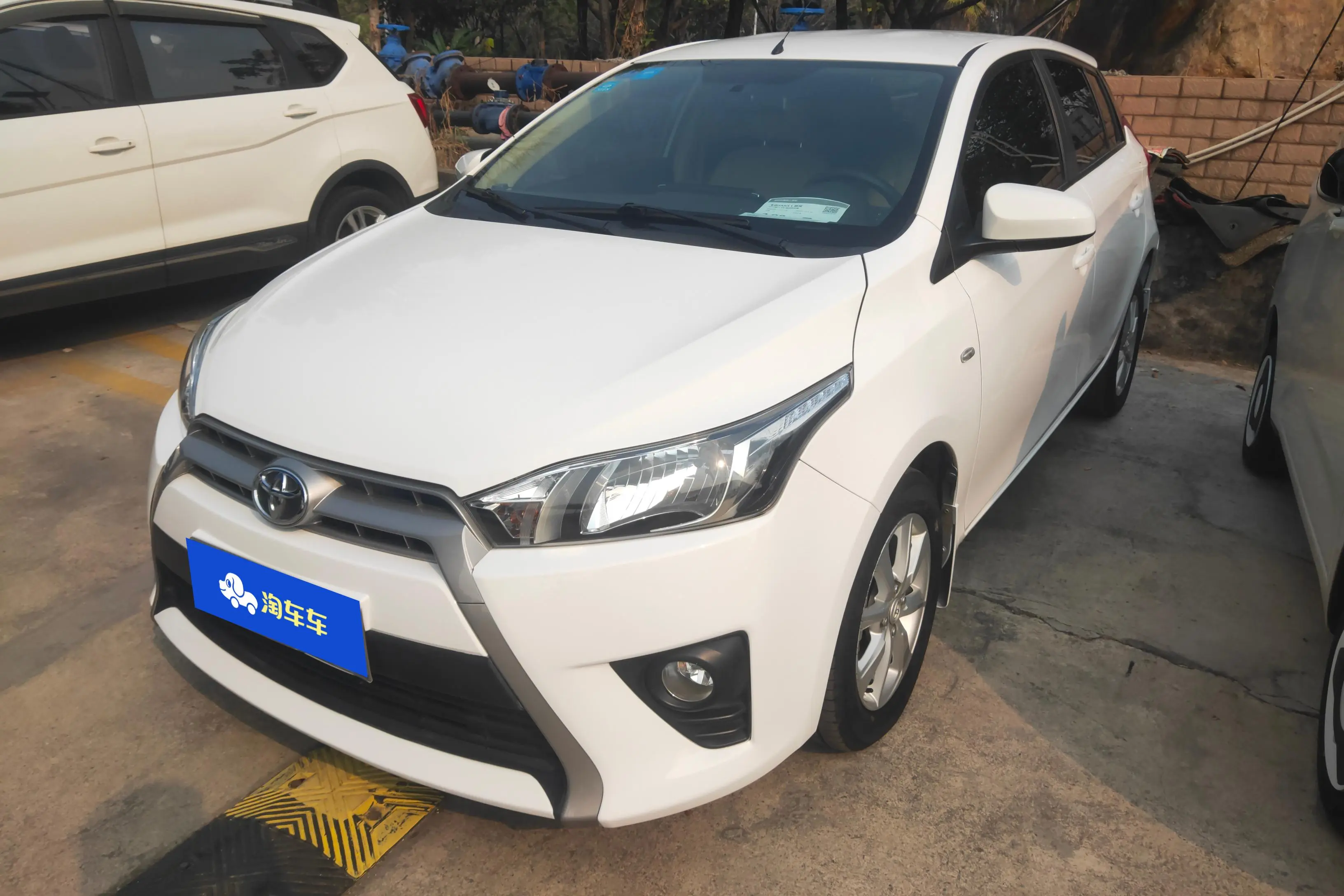 Toyota Yaris L  из Китая