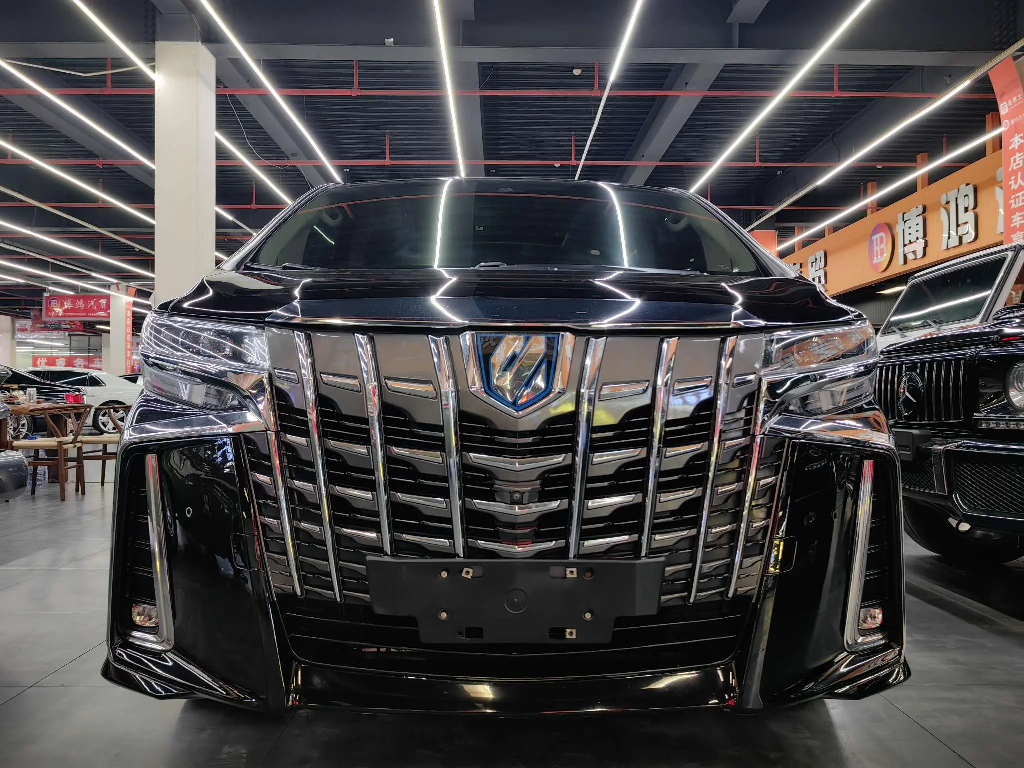 Toyota Crown Wellfire (Wilfa)  из Китая