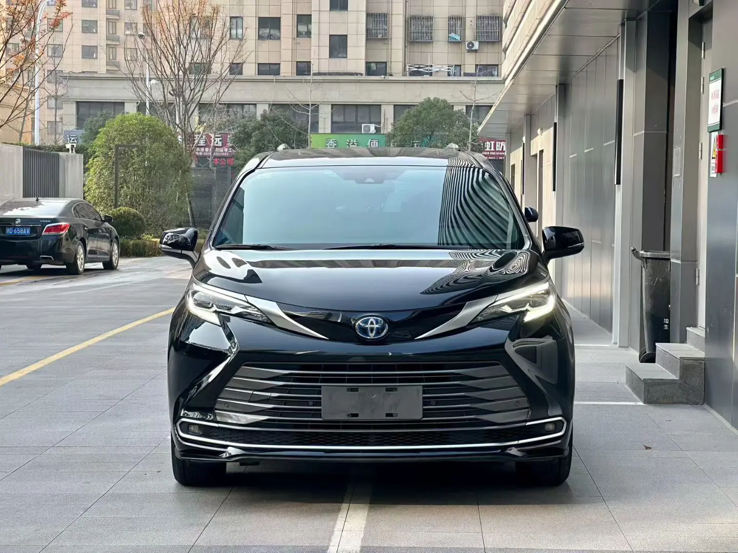 Toyota Sienna  из Китая