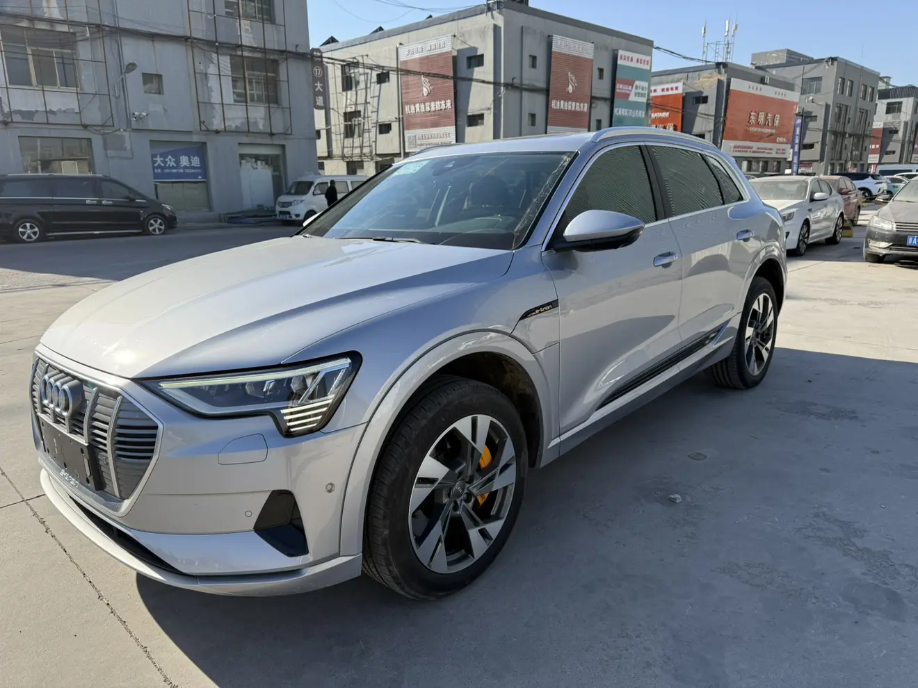 Audi e-tron  из Китая