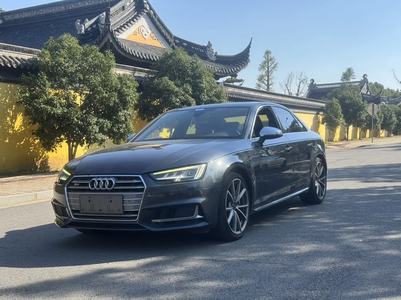 Audi S4  из Китая