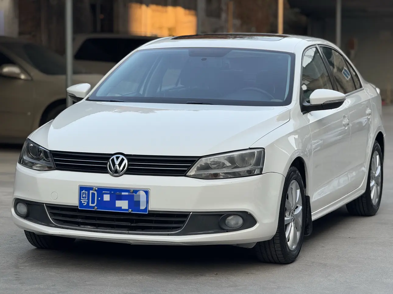 Volkswagen Sagitar  из Китая