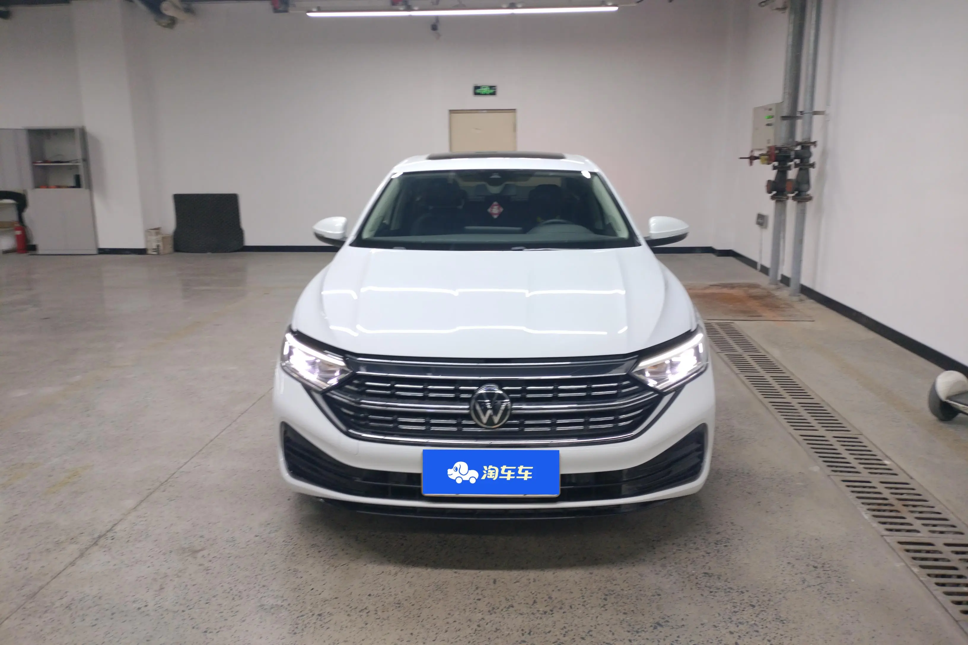 Volkswagen Sagitar  из Китая