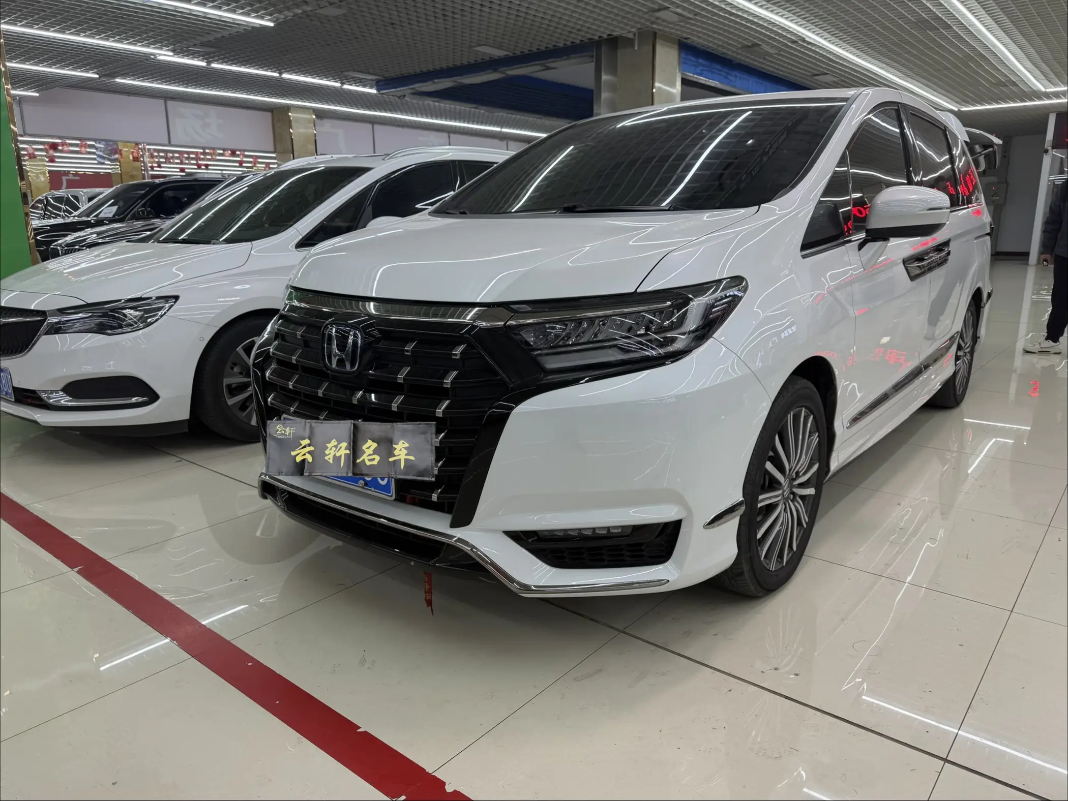 Honda Elysion (Alison)  из Китая