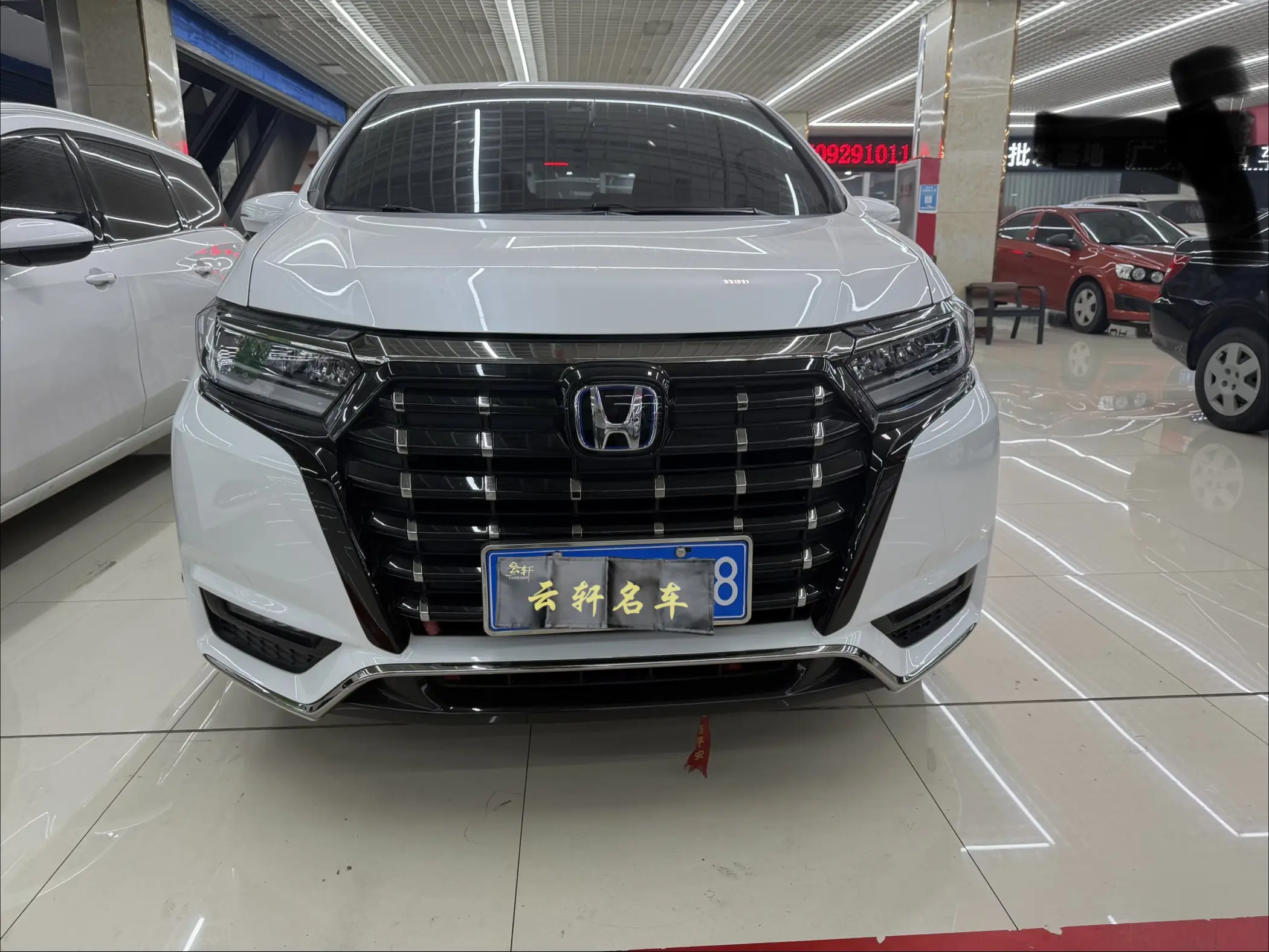 Honda Elysion (Alison)  из Китая