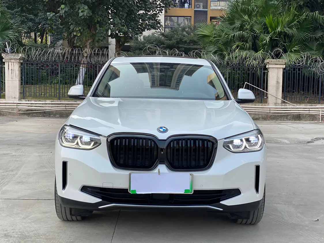 BMW iX3  из Китая