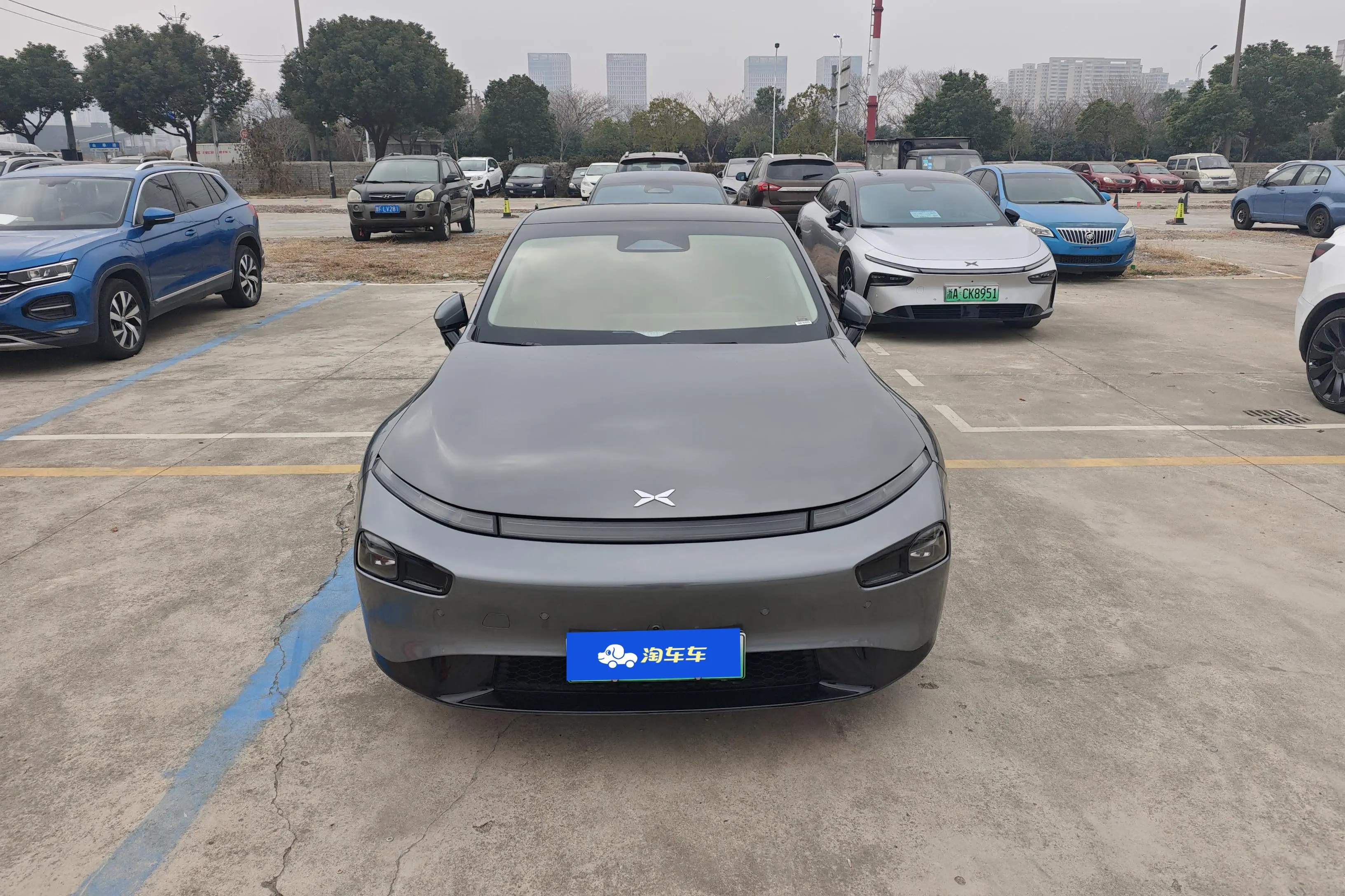 Xpeng P7  из Китая