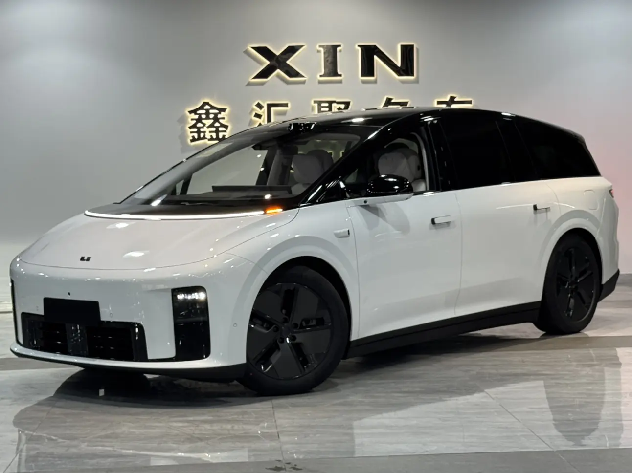 Li Ideal i8  из Китая