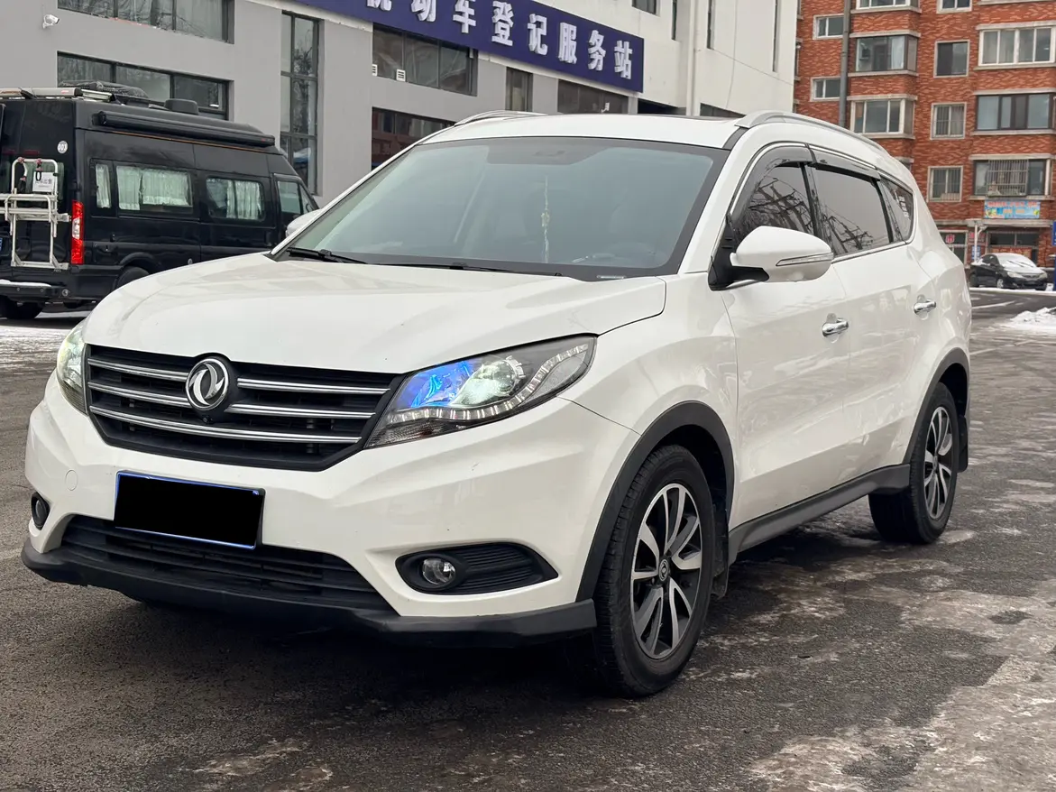 Dongfeng Fengon 580  из Китая