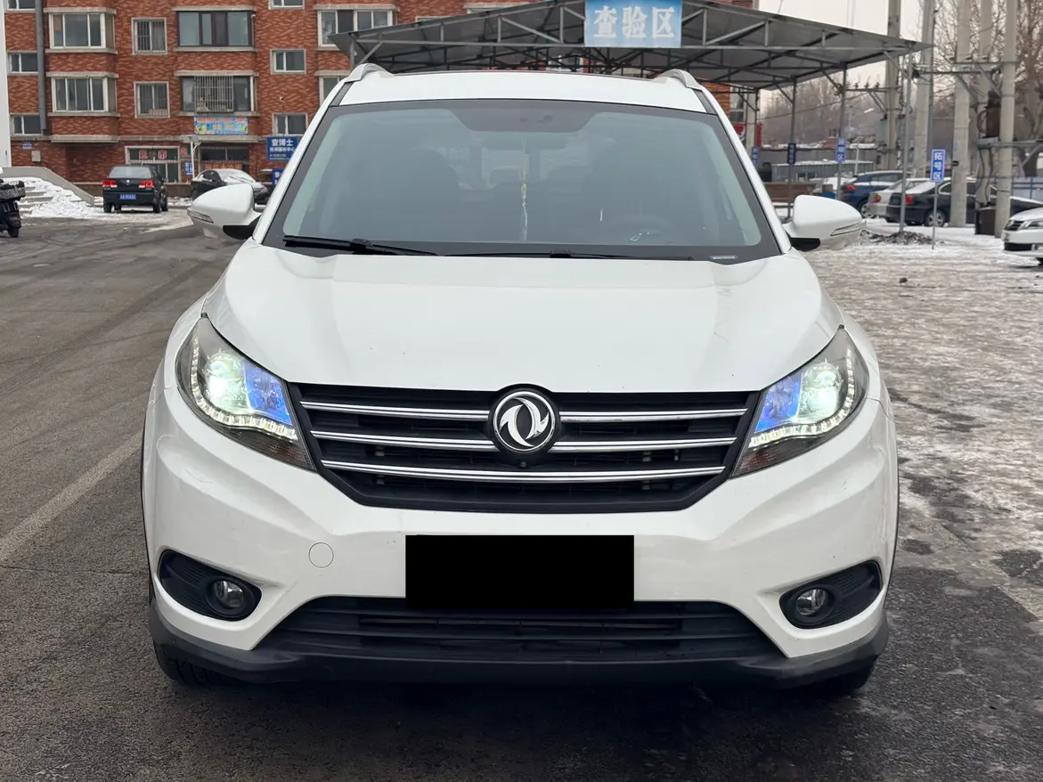Dongfeng Fengon 580  из Китая
