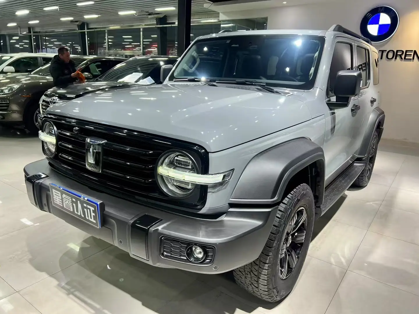 Tank 300  из Китая