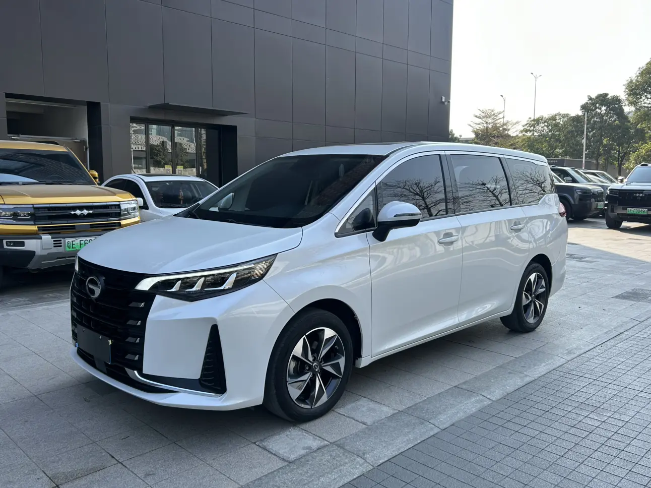 GAC Trumpchi M6  из Китая