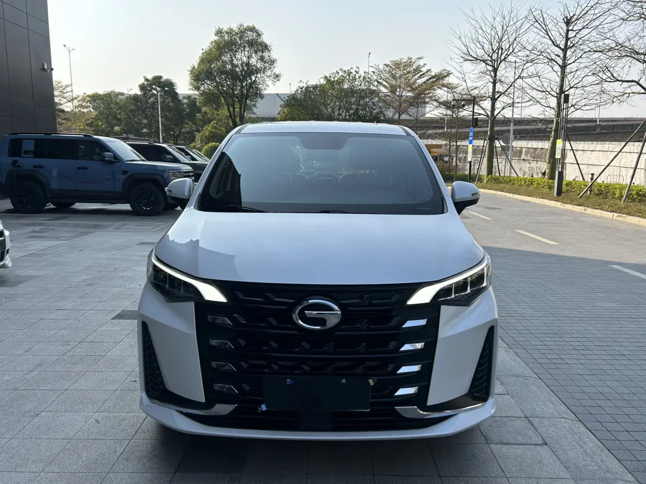 GAC Trumpchi M6  из Китая