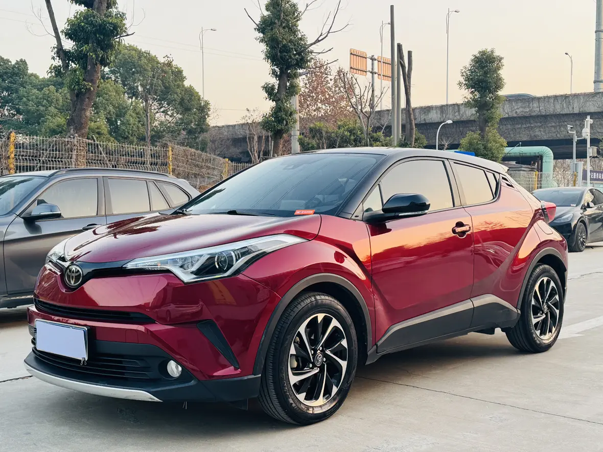 Toyota C-HR Hybrid (Yize IZOA)  из Китая