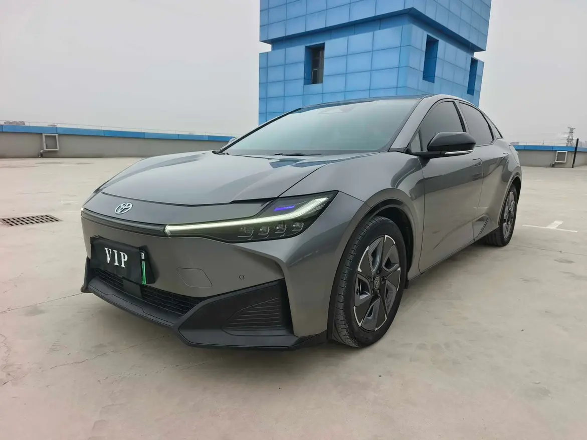 Toyota bZ3  из Китая