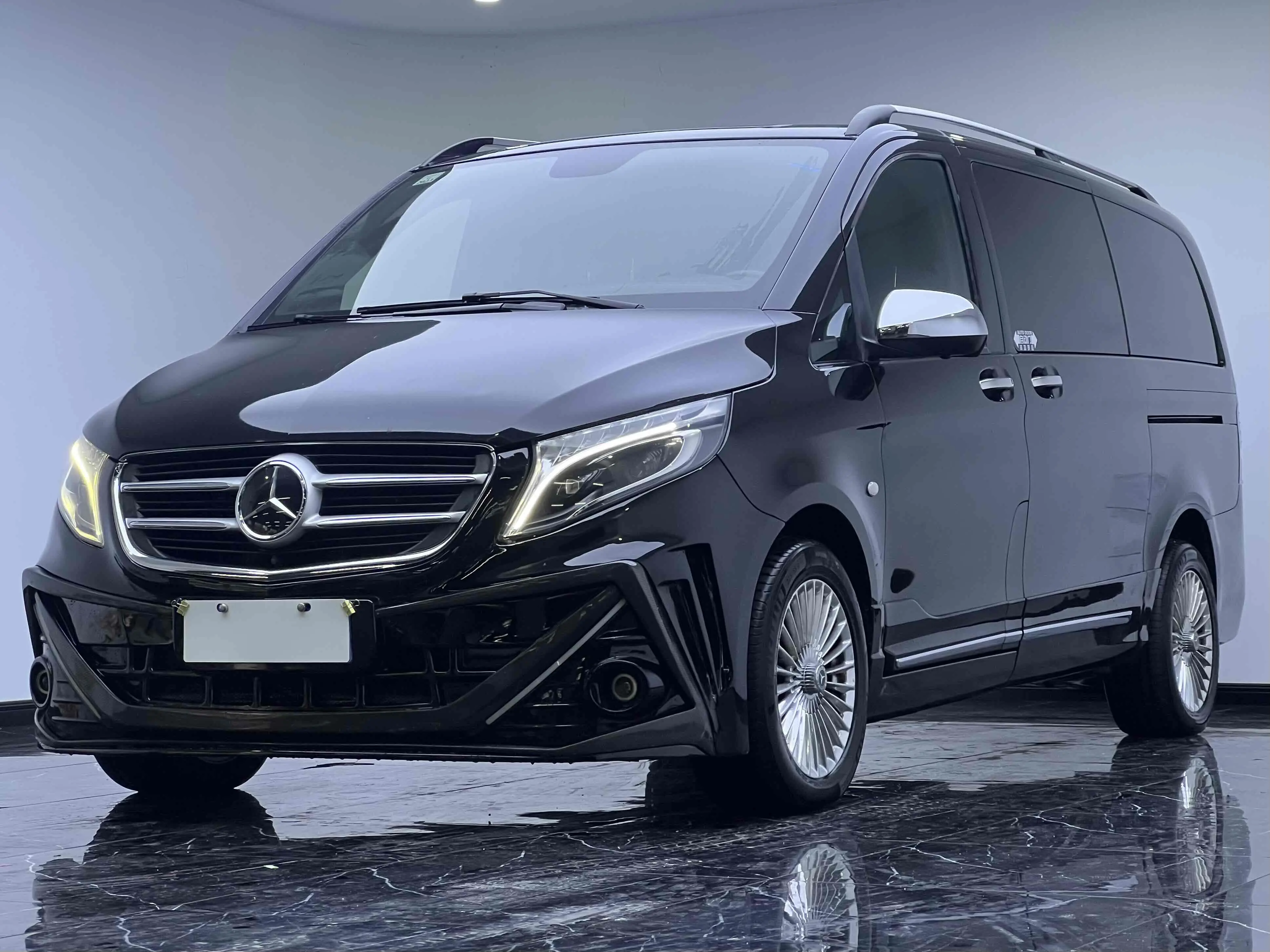 Mercedes-Benz Metris  из Китая