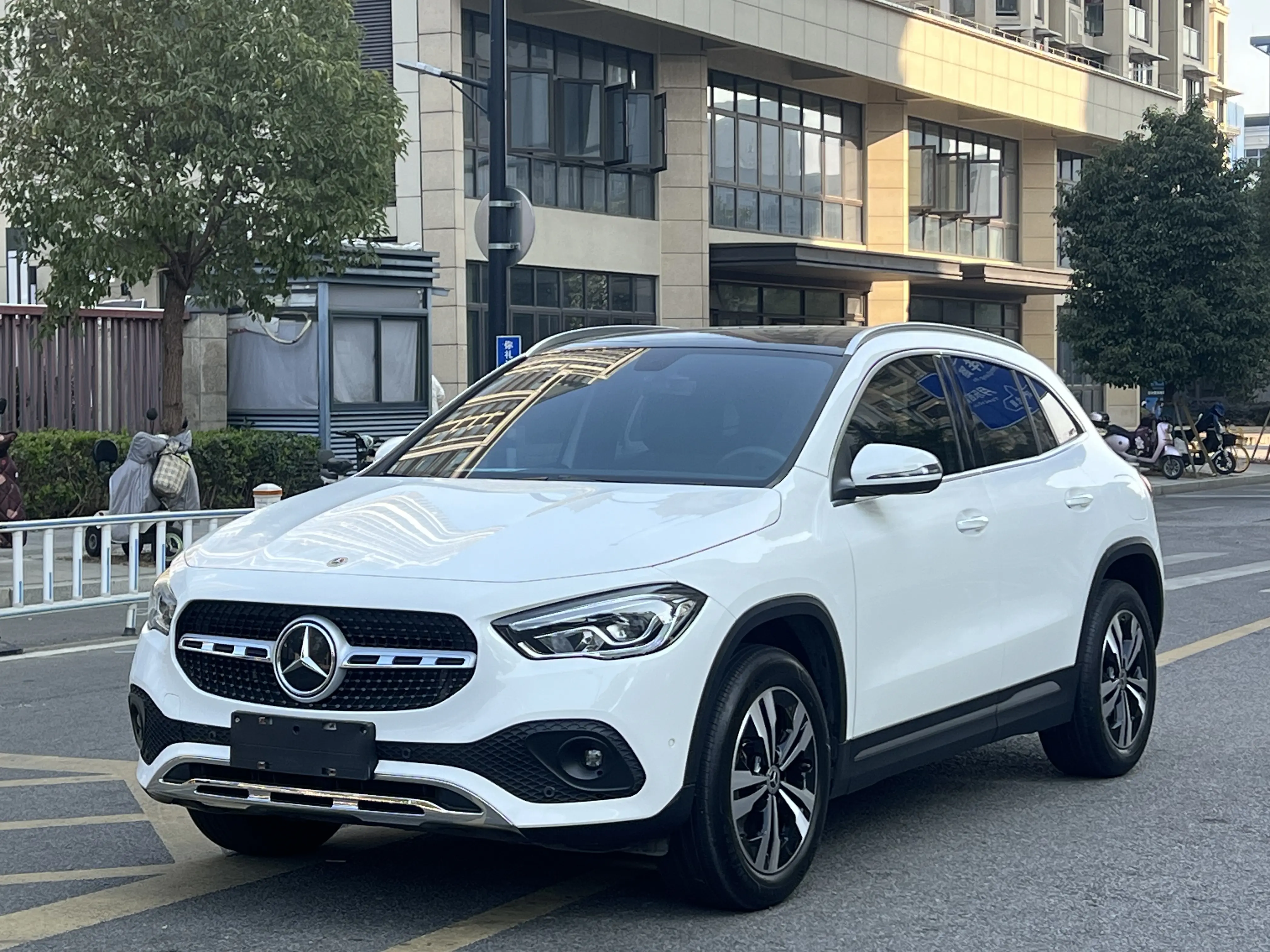 Mercedes-Benz GLA  из Китая