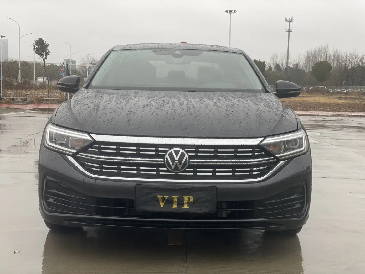 Volkswagen Sagitar  из Китая