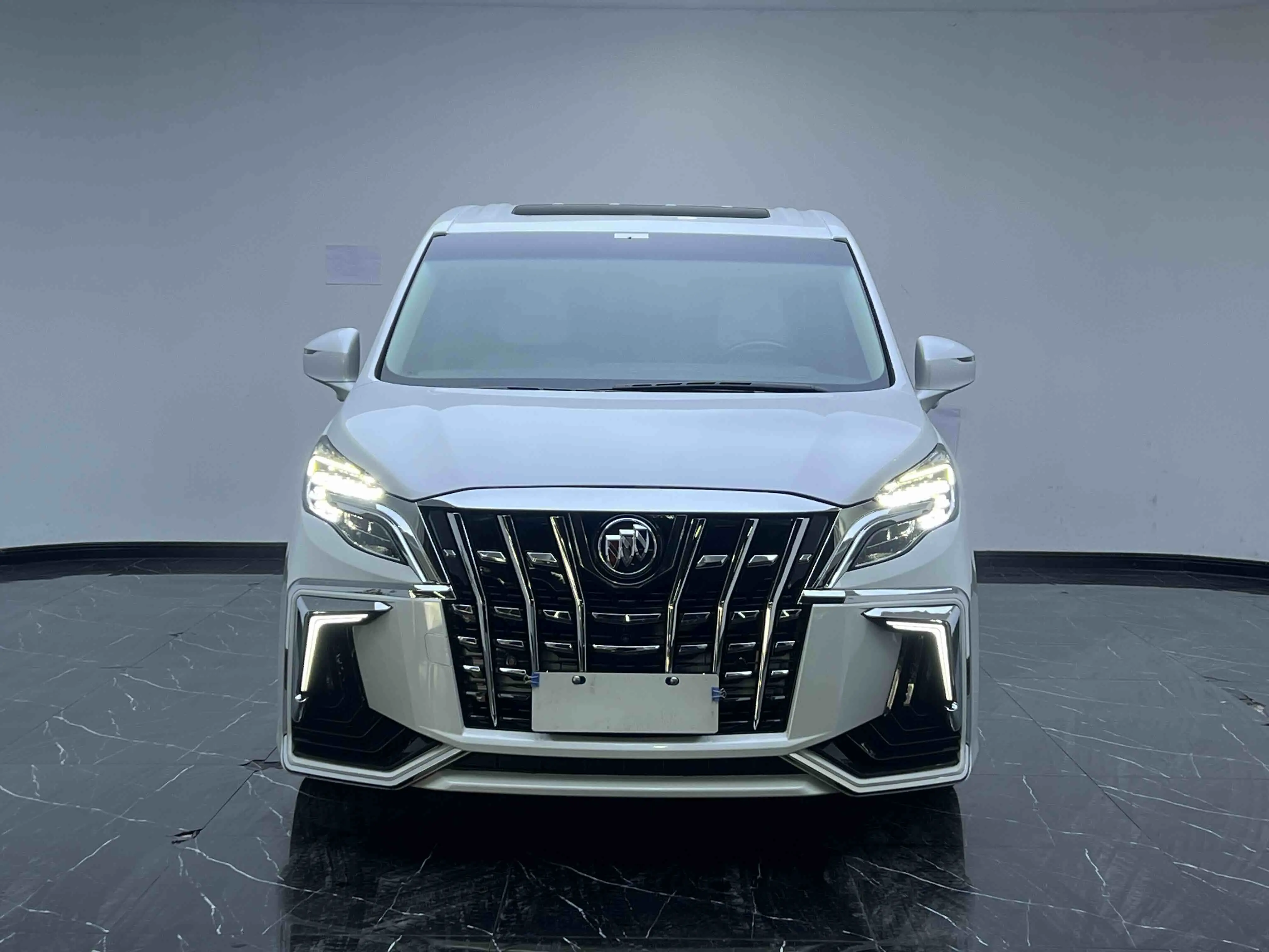 Buick GL8  из Китая