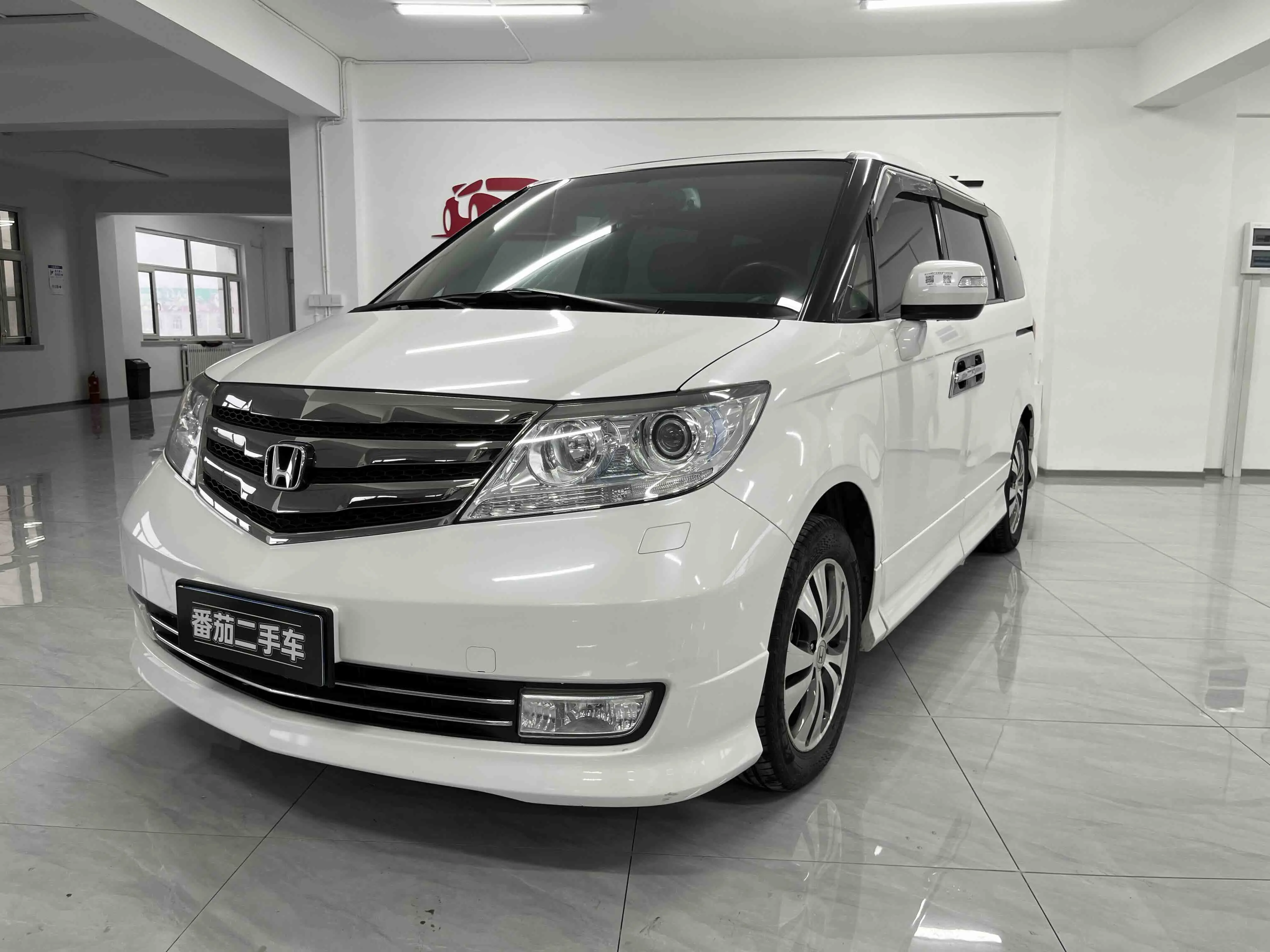 Honda Elysion (Alison)  из Китая