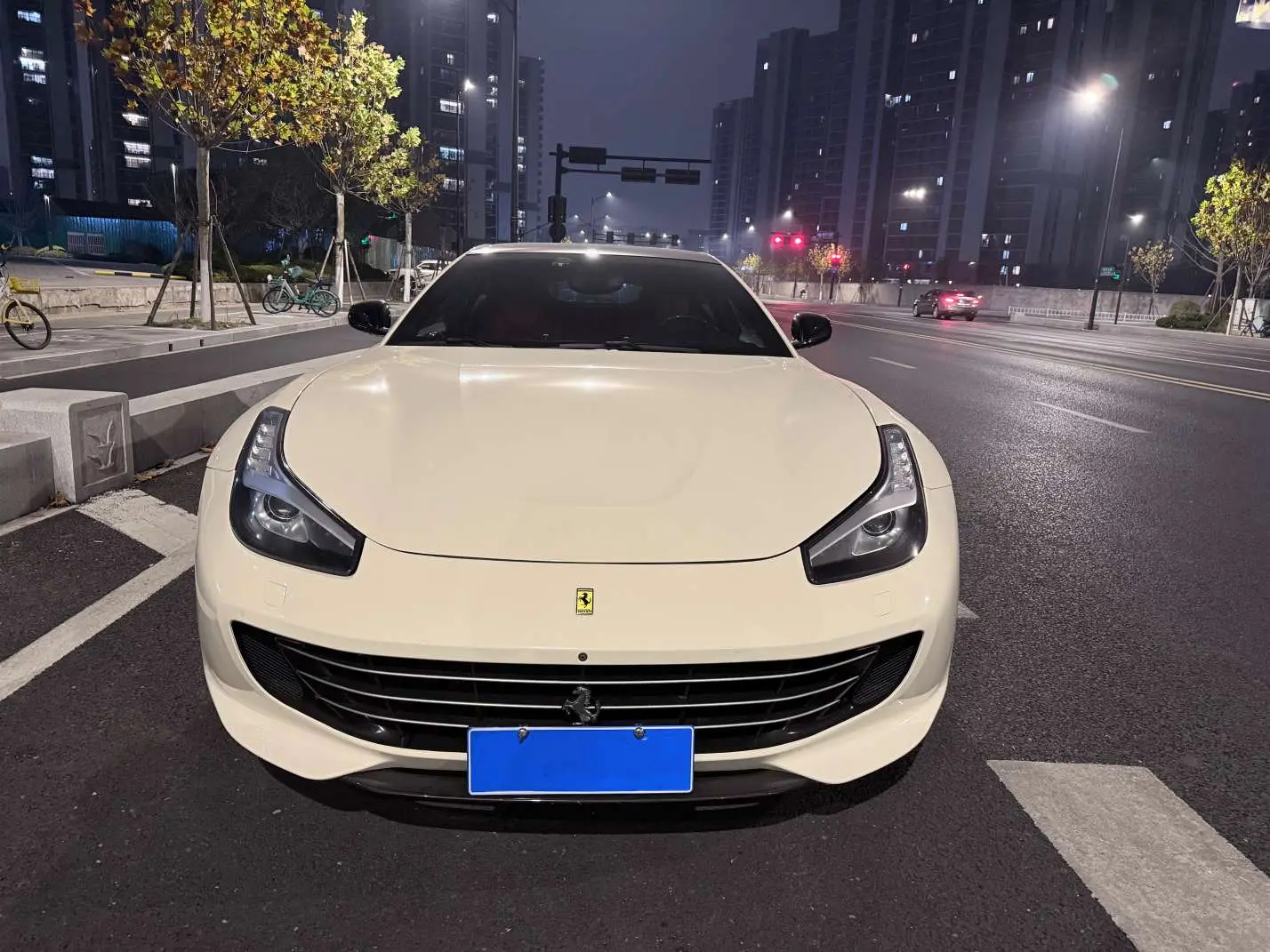 Ferrari GTC4Lusso  из Китая