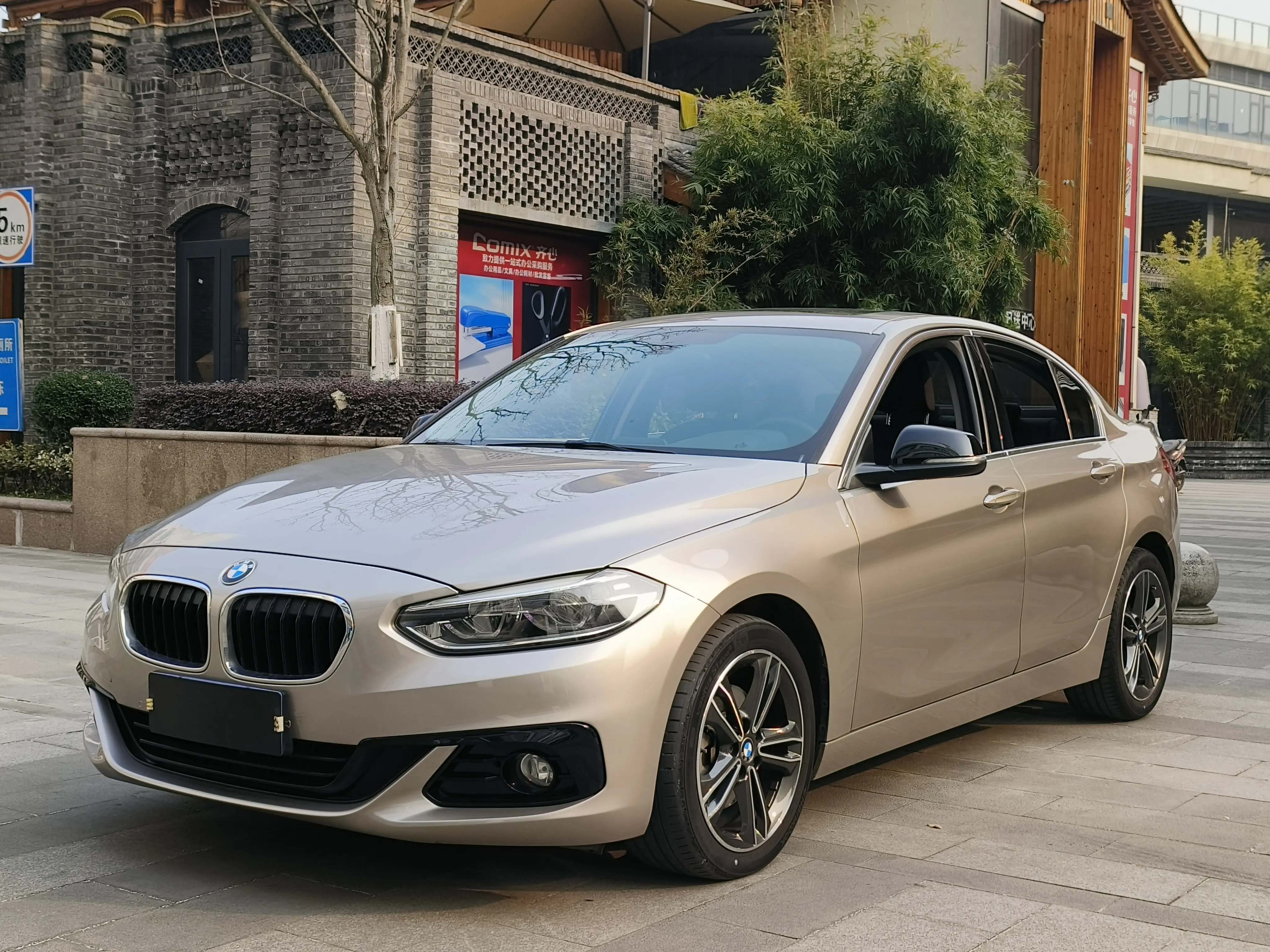 BMW 1 Series  из Китая