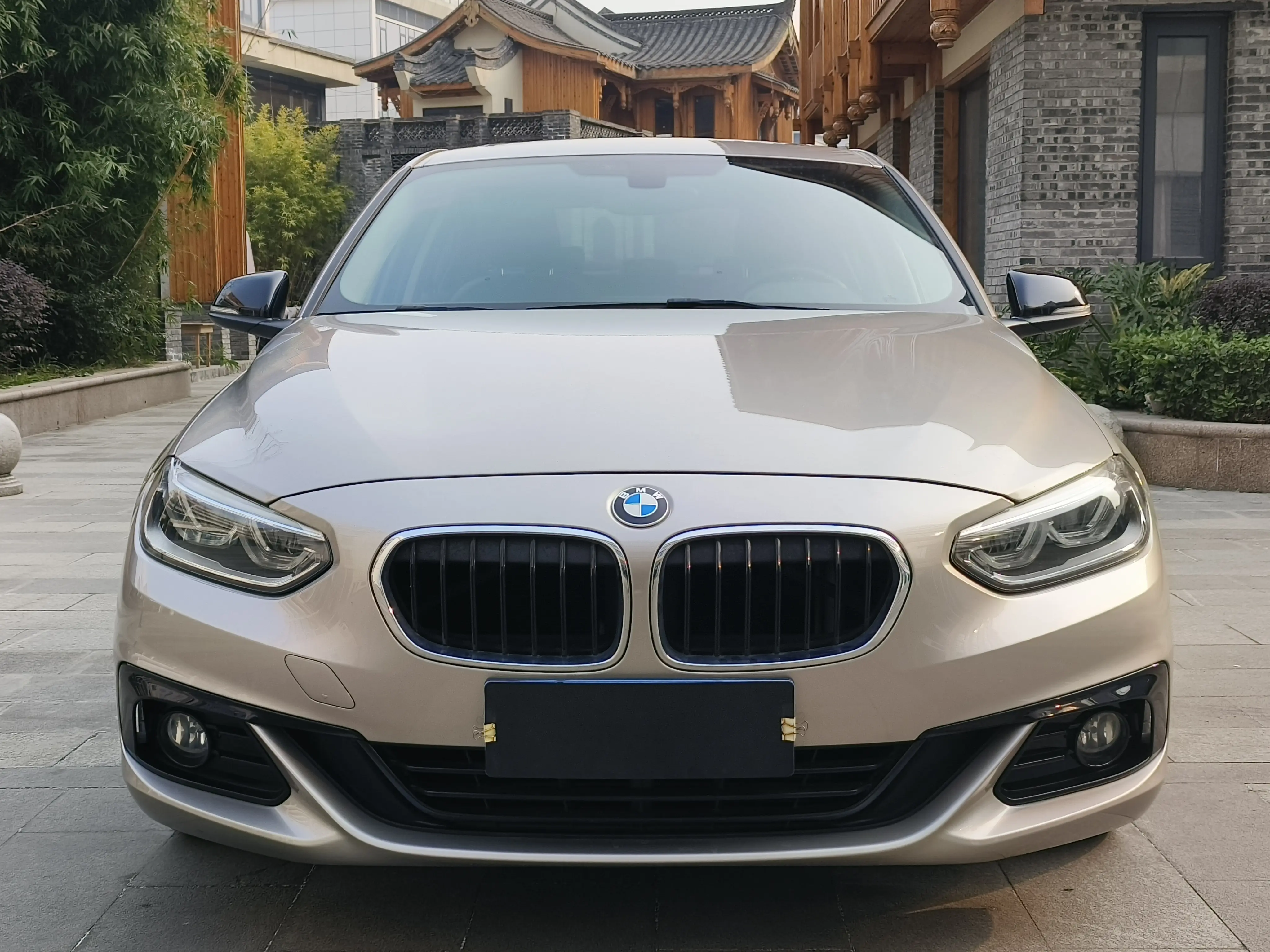 BMW 1 Series  из Китая