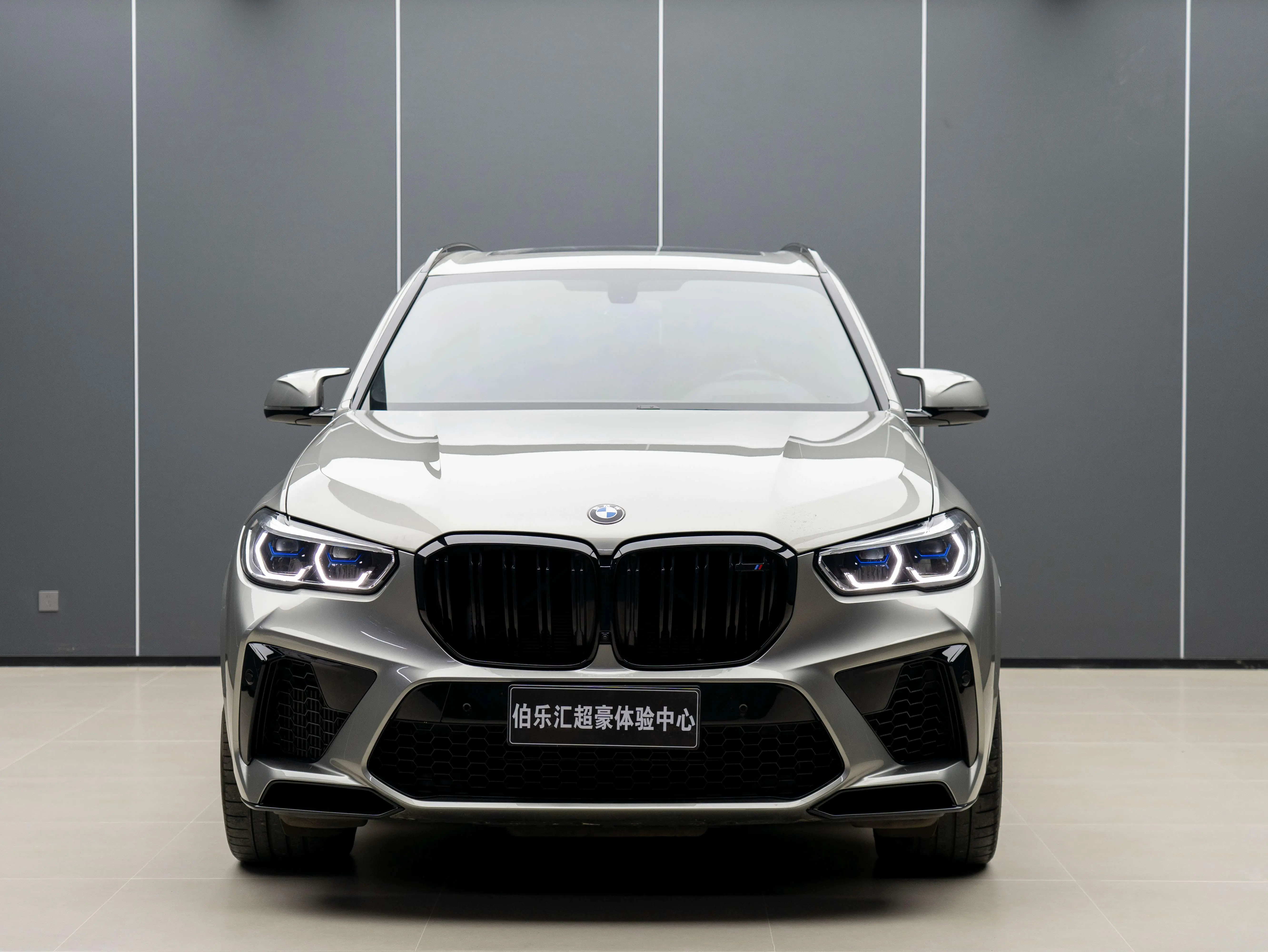 BMW X5M  из Китая