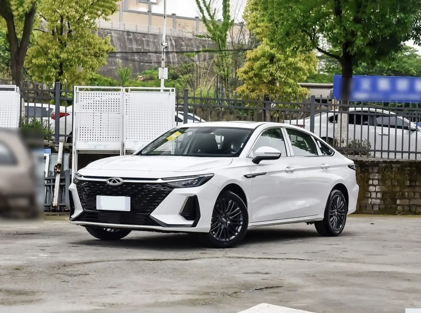 Chery Arrizo 8  из Китая