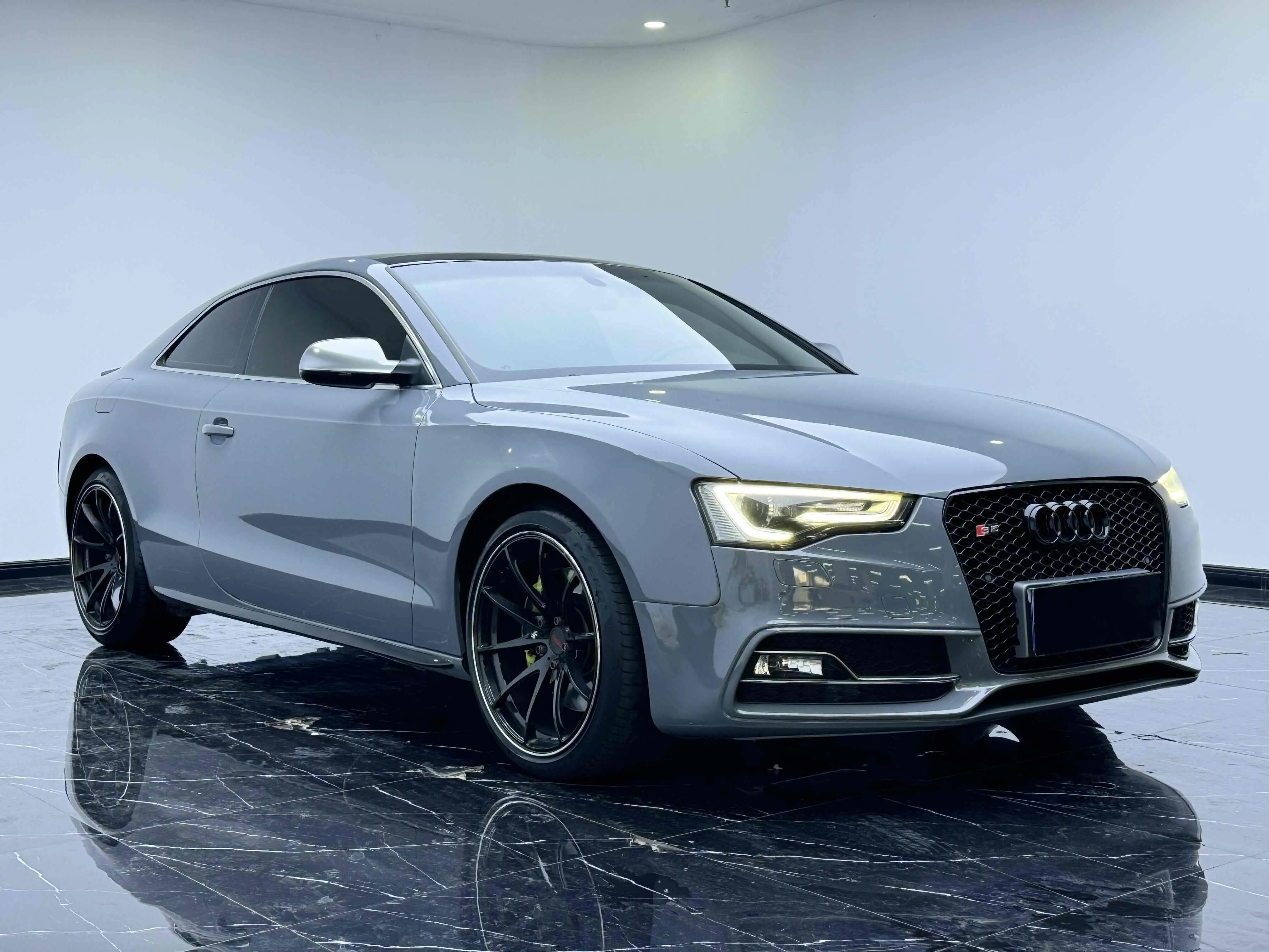 Audi S5  из Китая