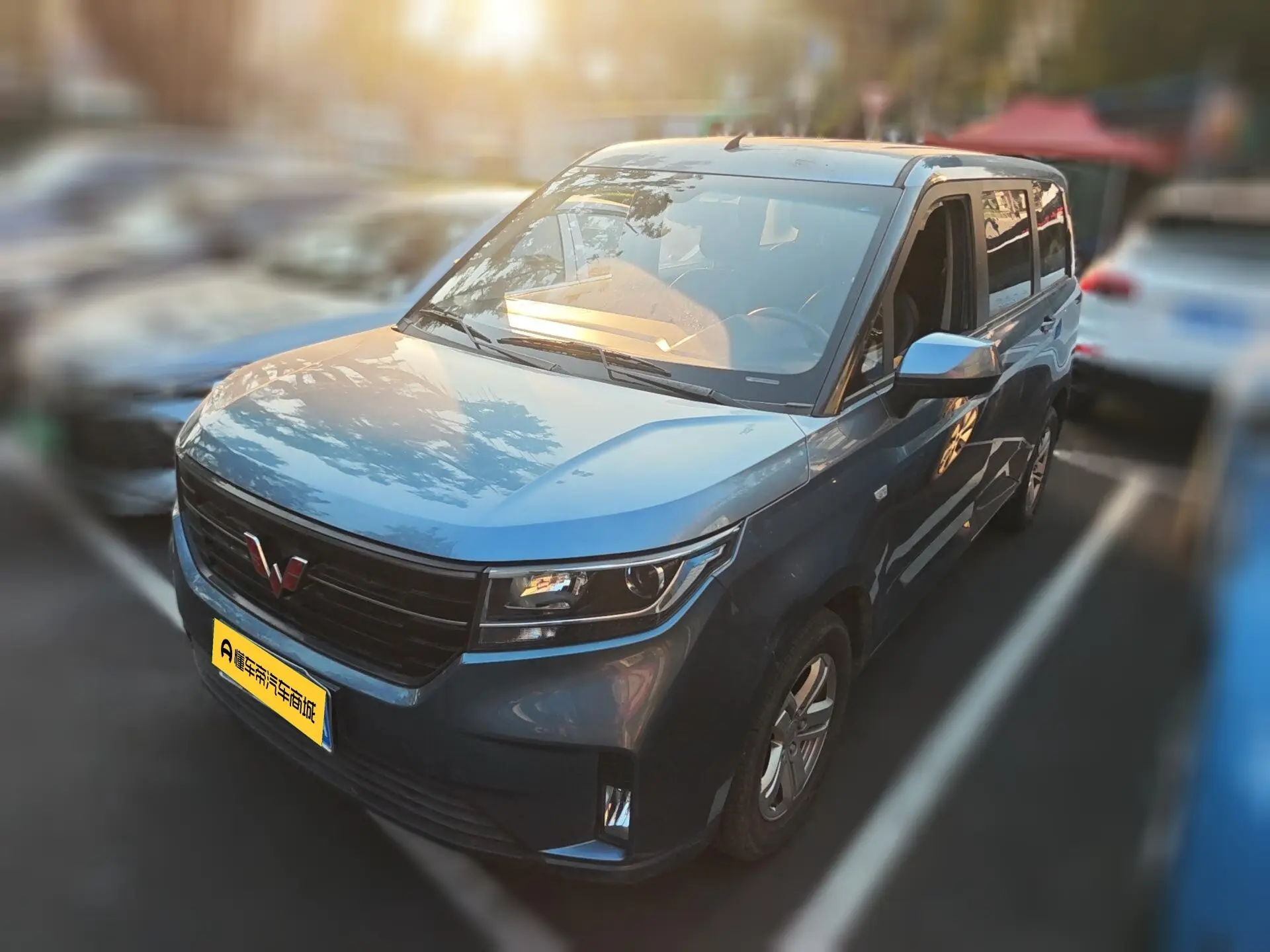 Wuling Hongguang PLUS  из Китая