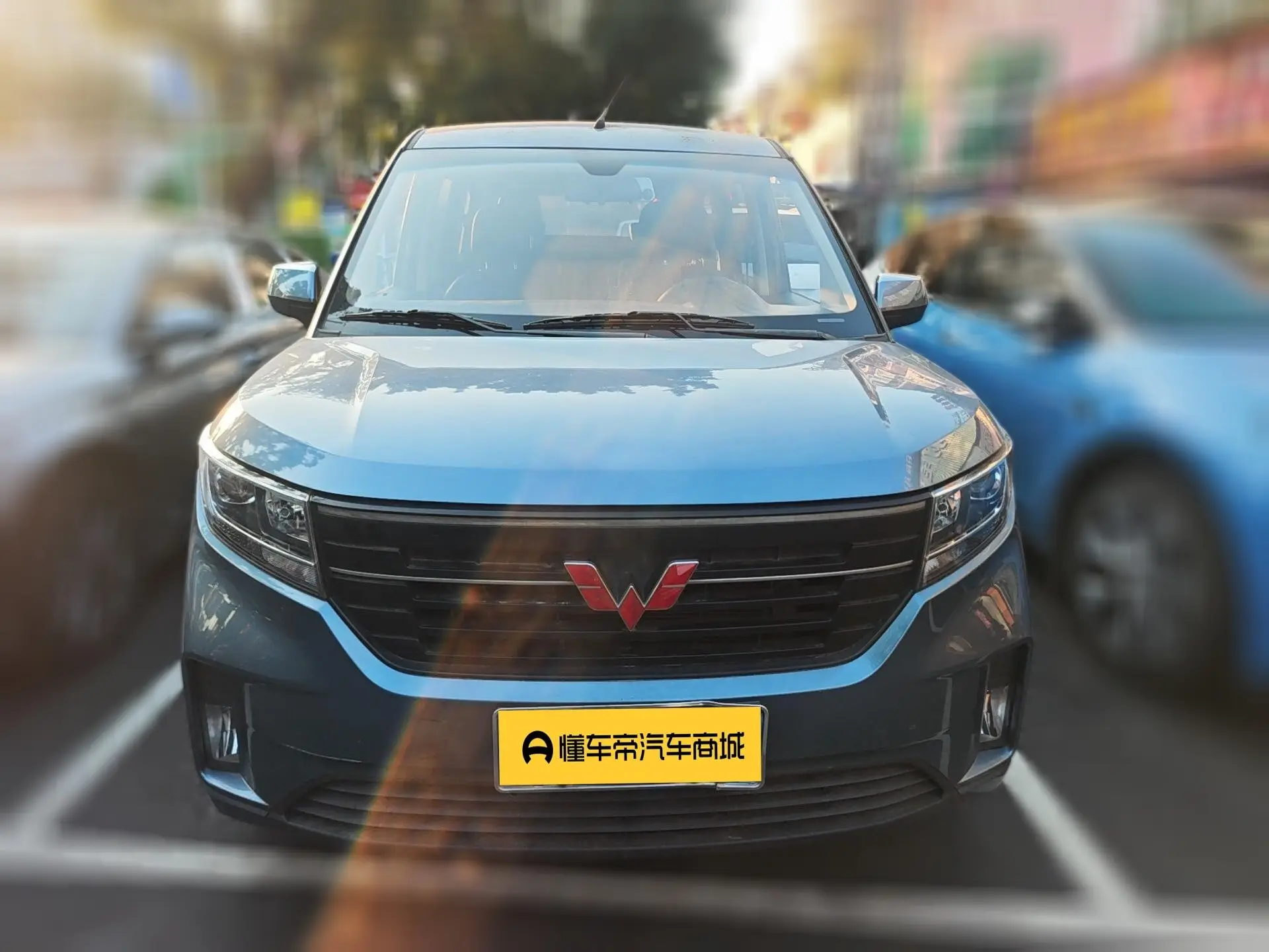 Wuling Hongguang PLUS  из Китая