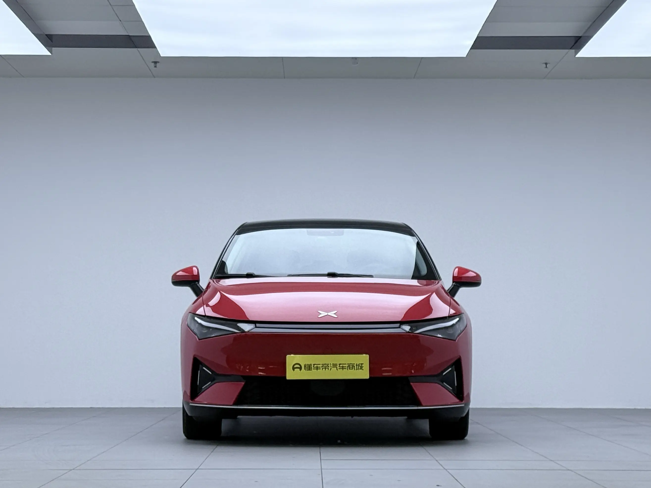 Xpeng P5  из Китая